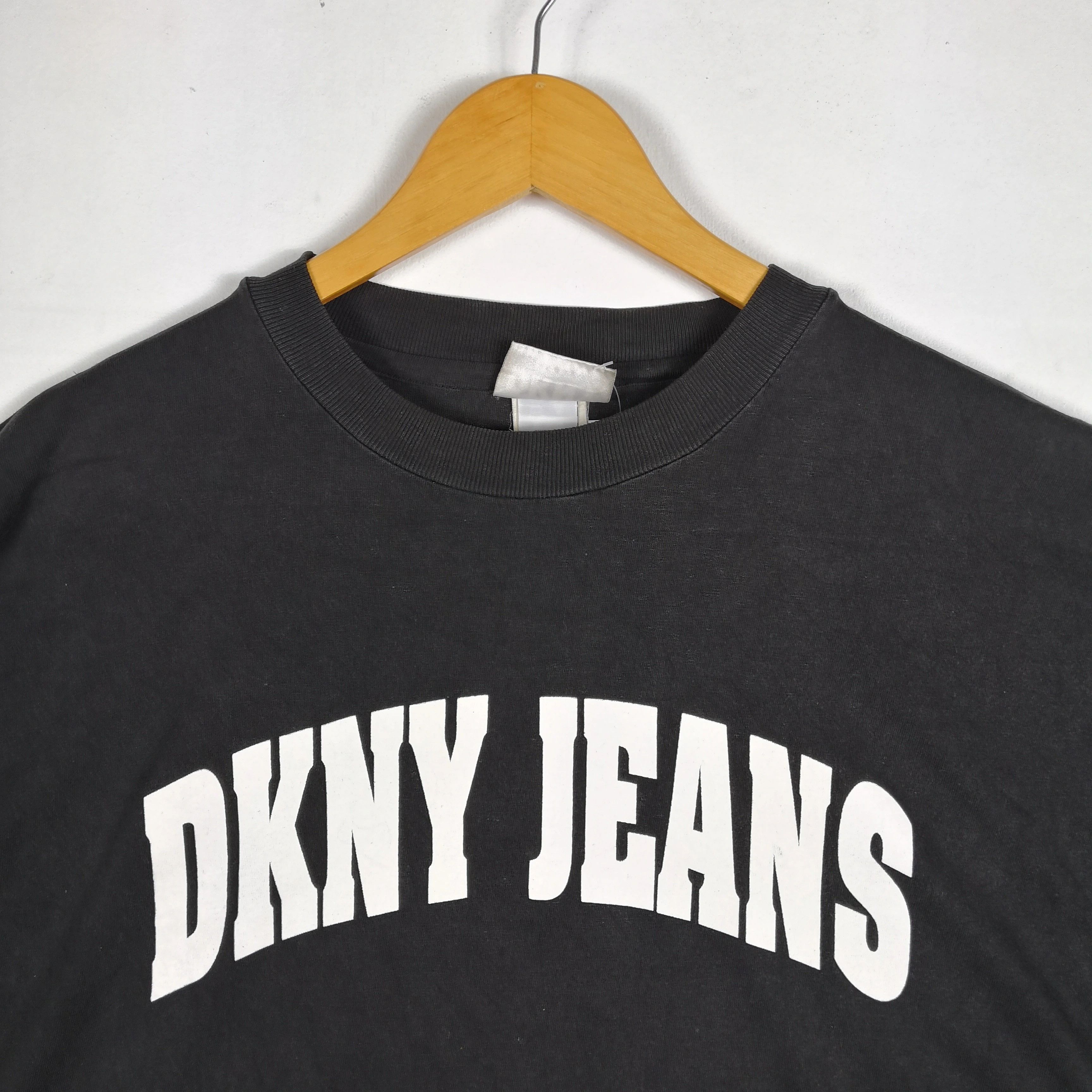 DKNY Vintage DKNY T Shirt DKNY Jeans Crewneck Tee Size US L / EU 52-54 / 3 - 3 Thumbnail