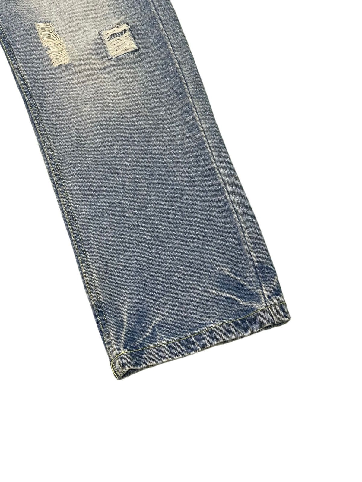 Body Glove Straight Jeans Body Glove Distress Low Rise 3🟦0 Size US 31 - 4 Thumbnail