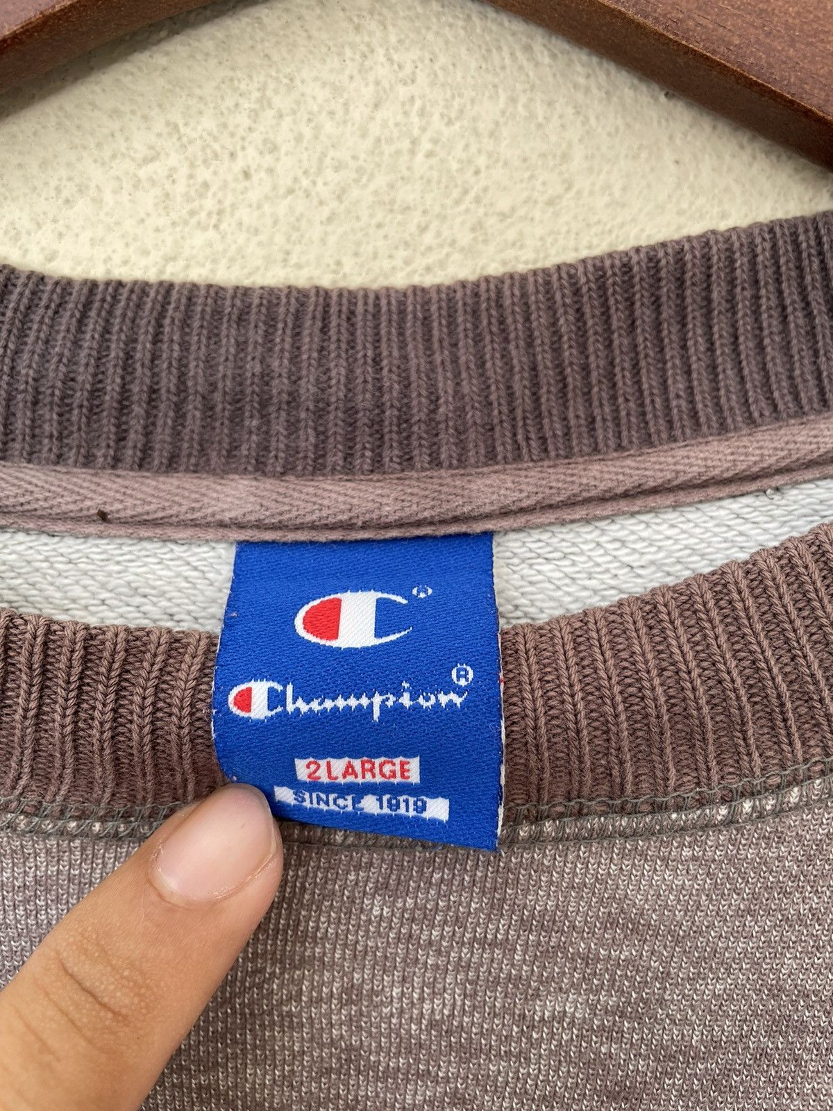 Champion VINTAGE EMBROIDERED CHAMPION SWEATSHIRT Size US XXL / EU 58 / 5 - 9 Thumbnail