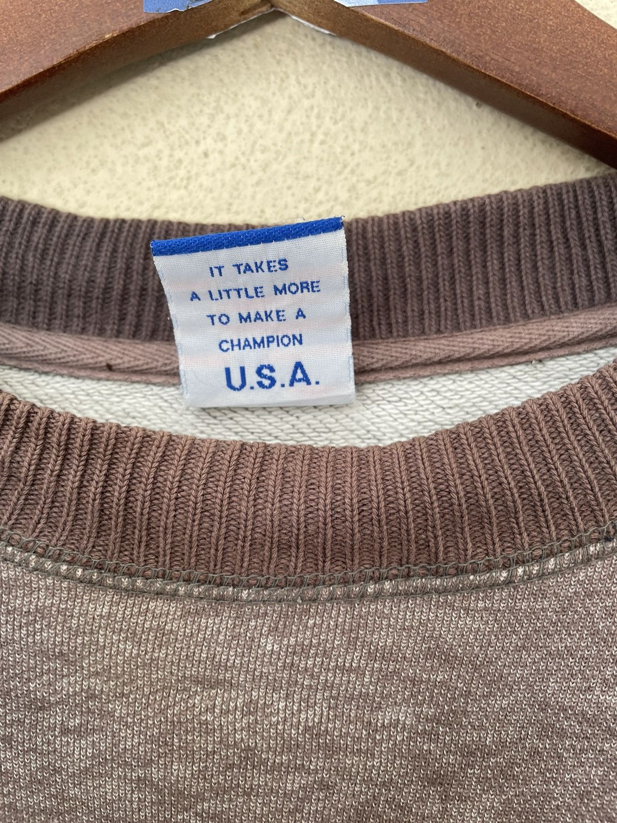 Champion VINTAGE EMBROIDERED CHAMPION SWEATSHIRT Size US XXL / EU 58 / 5 - 10 Thumbnail