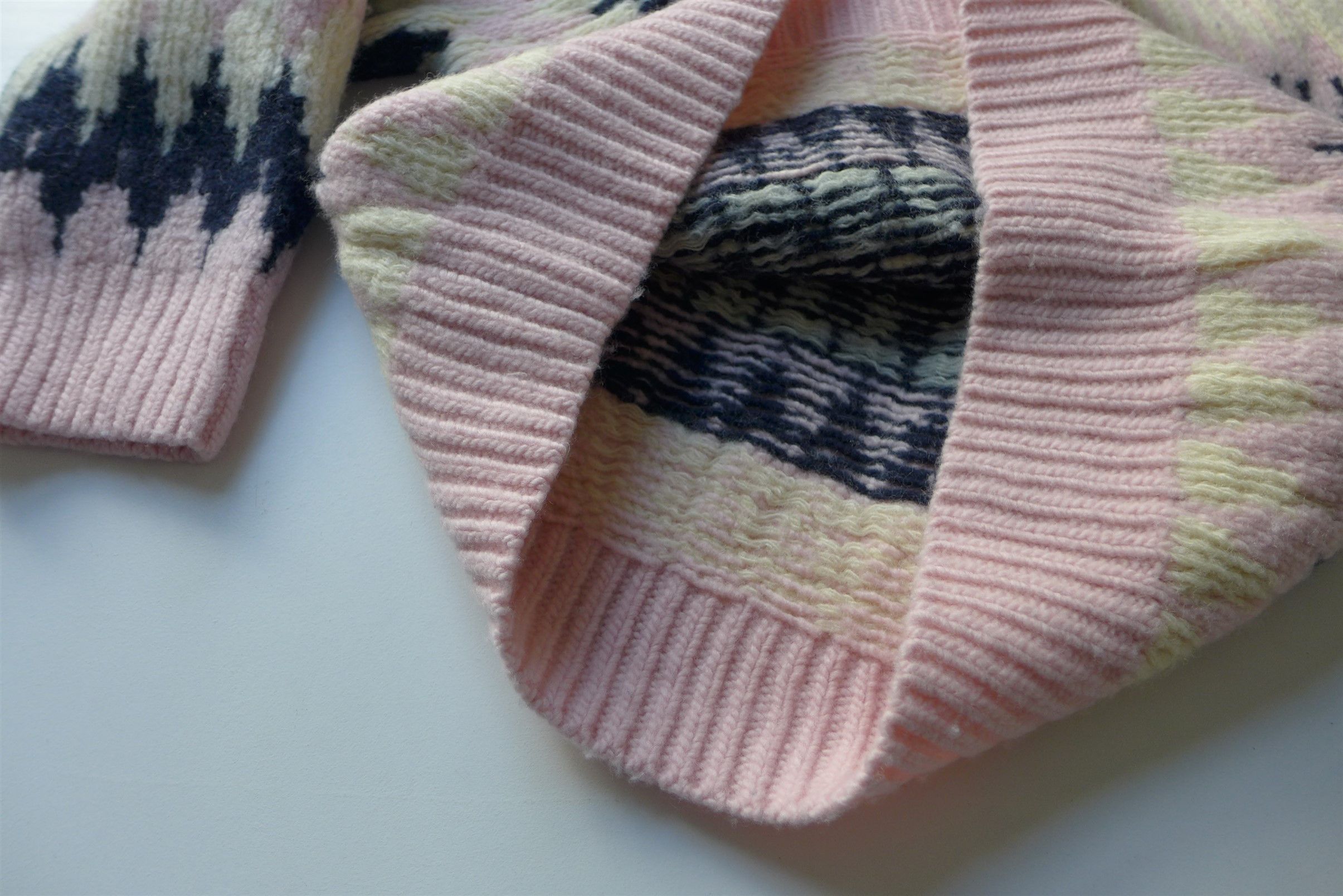Gucci Gucci FW20 Zigzag Jacquard Cropped Wool Sweater. Size US S / EU 44-46 / 1 - 12 Thumbnail