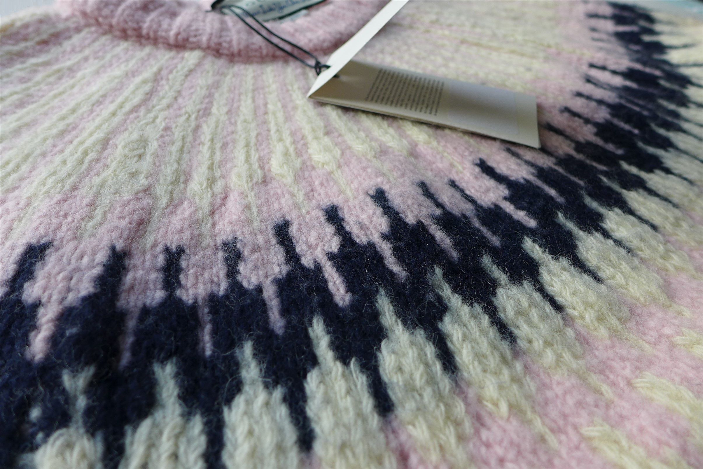 Gucci Gucci FW20 Zigzag Jacquard Cropped Wool Sweater. Size US S / EU 44-46 / 1 - 8 Thumbnail
