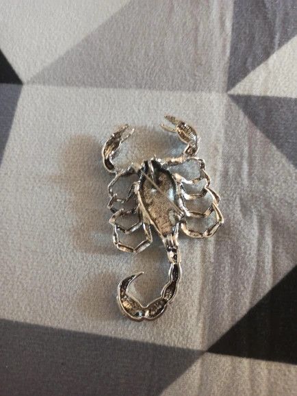 Vintage Retro Scorpion Rhinestone Brooch Pin Size ONE SIZE - 3 Thumbnail