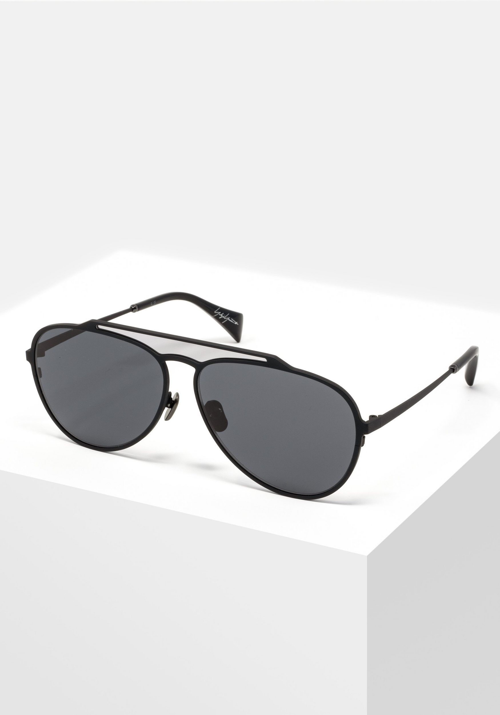 Yohji Yamamoto Yohji Yamamoto YY7039 Aviator Sunglasses - Black. Size ONE SIZE - 1 Thumbnail