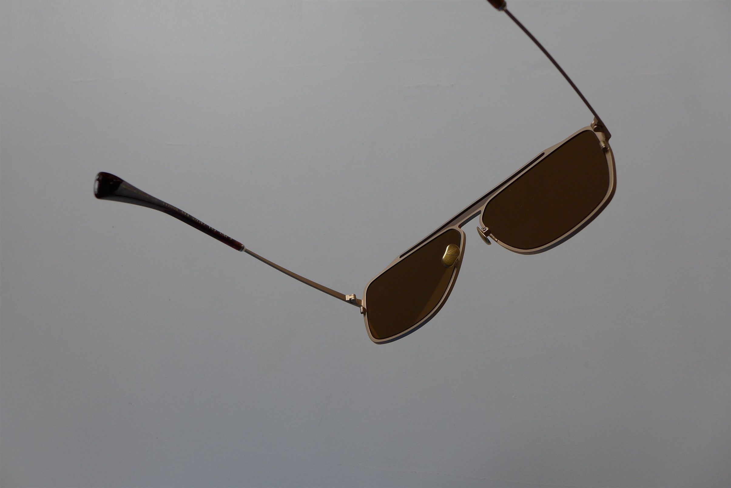 Yohji Yamamoto Yohji Yamamoto YY7040 Aviator Sunglasses - Matte Gold. Size ONE SIZE - 15 Thumbnail