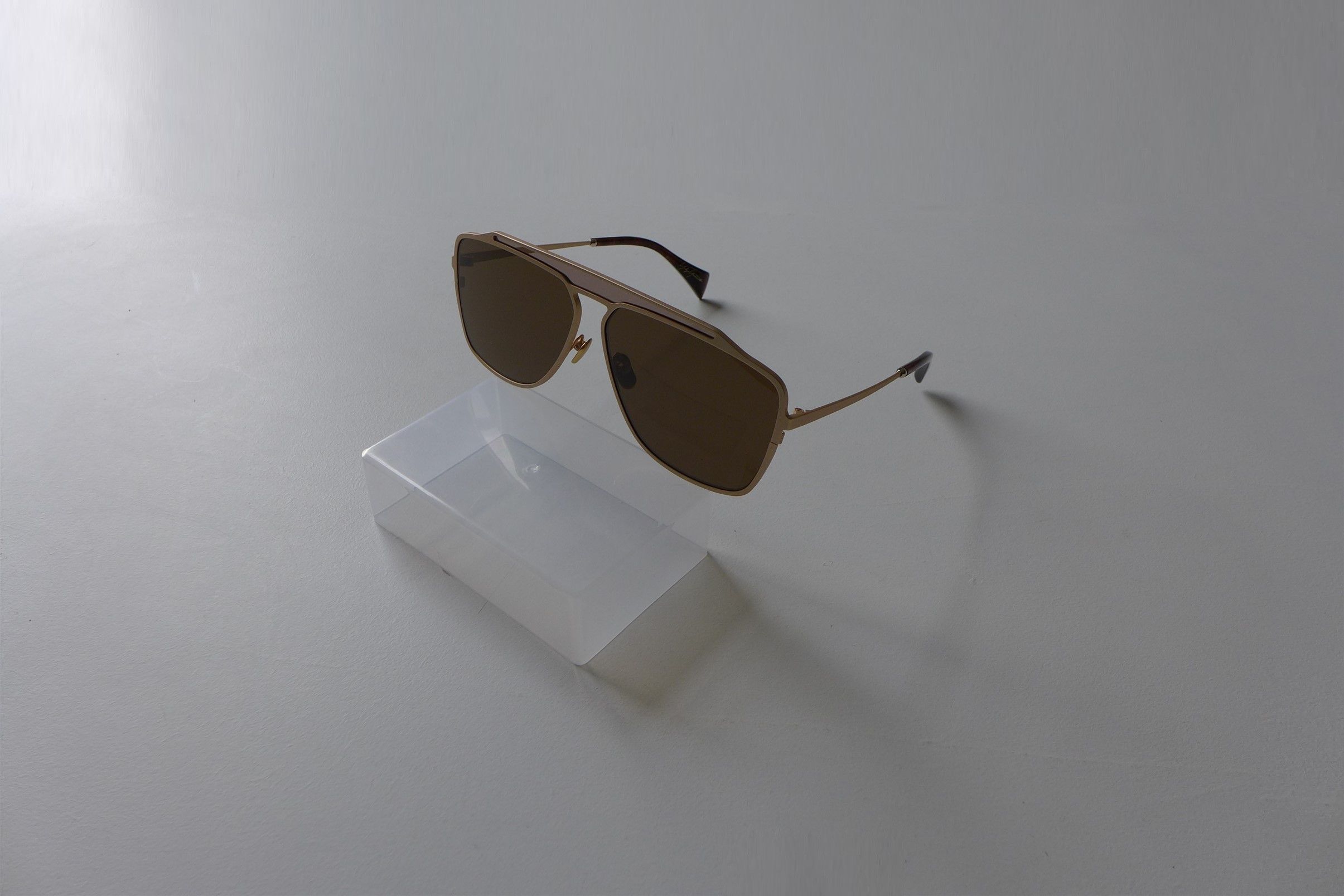 Yohji Yamamoto Yohji Yamamoto YY7040 Aviator Sunglasses - Matte Gold. Size ONE SIZE - 3 Thumbnail