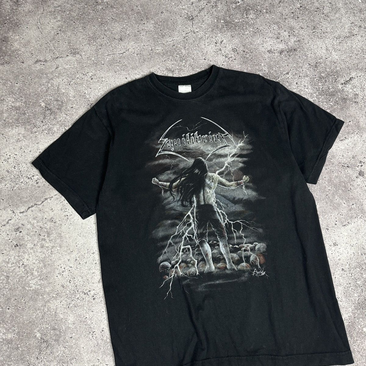 Band Tees Vintage 00s Equilibrium Unbesiegt German Rock band tee y2k Size US L / EU 52-54 / 3 - 4 Thumbnail