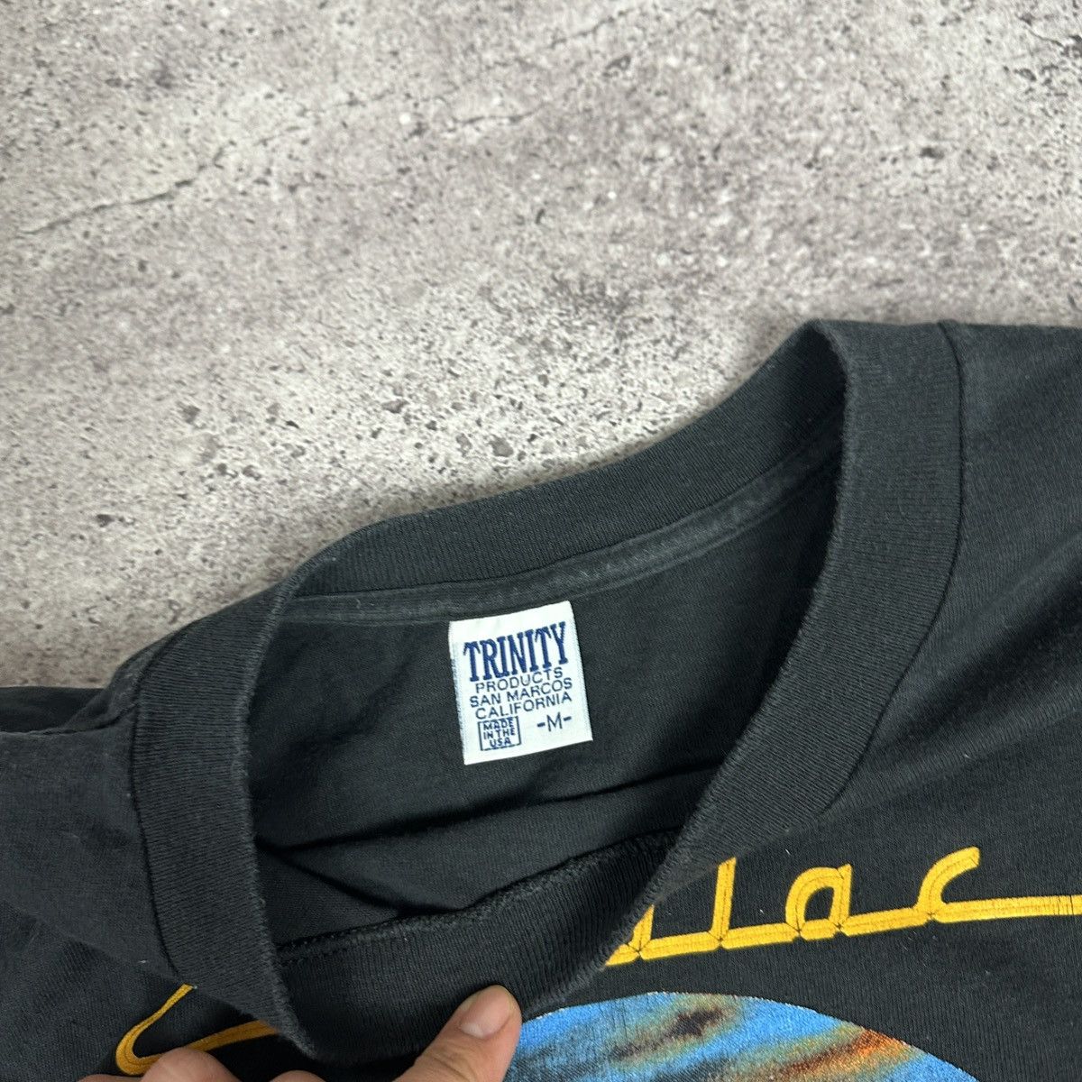 Trinity The Label Vintage 90s Cadillac Emblem V retro graphic print tee y2k Size US M / EU 48-50 / 2 - 5 Thumbnail