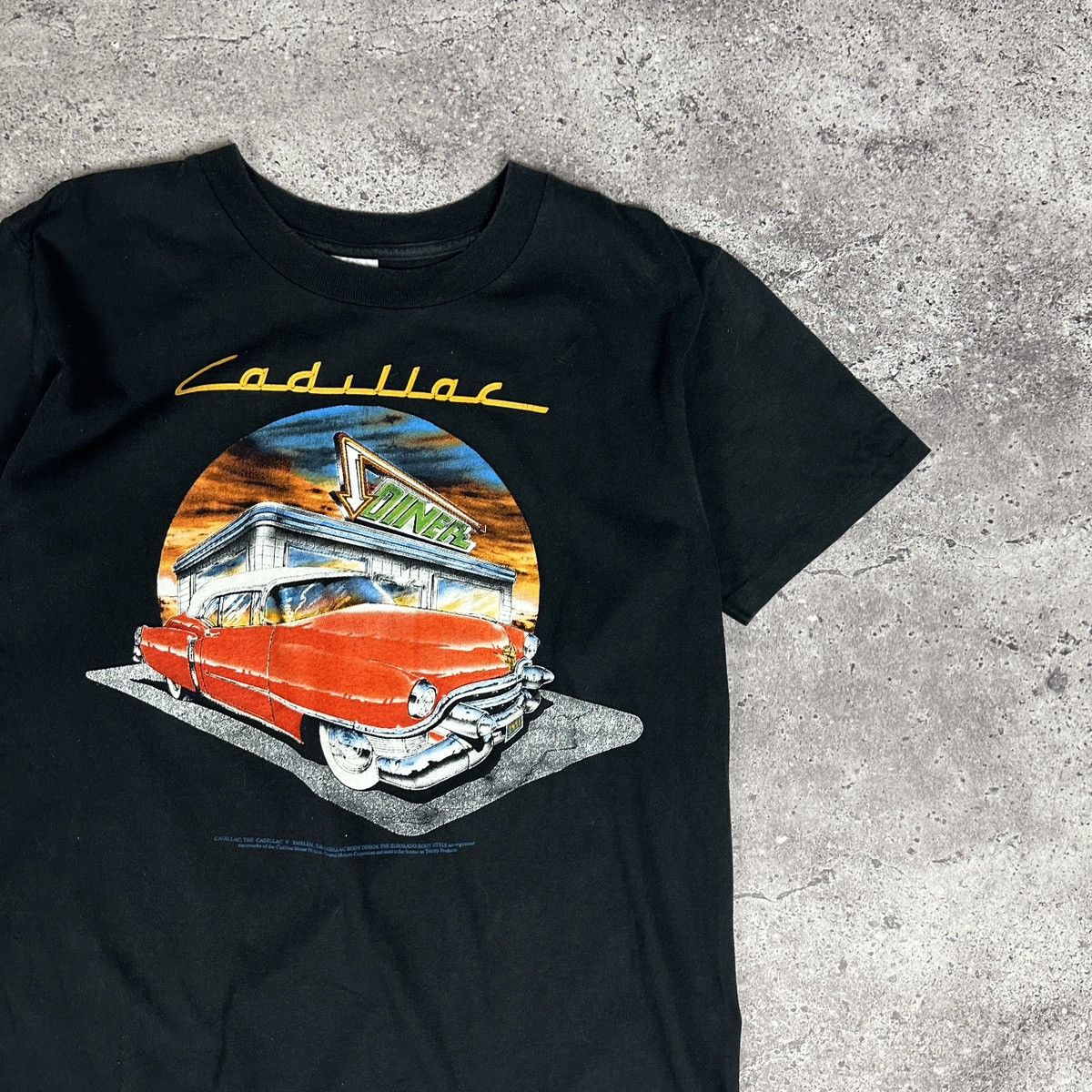 Trinity The Label Vintage 90s Cadillac Emblem V retro graphic print tee y2k Size US M / EU 48-50 / 2 - 2 Thumbnail
