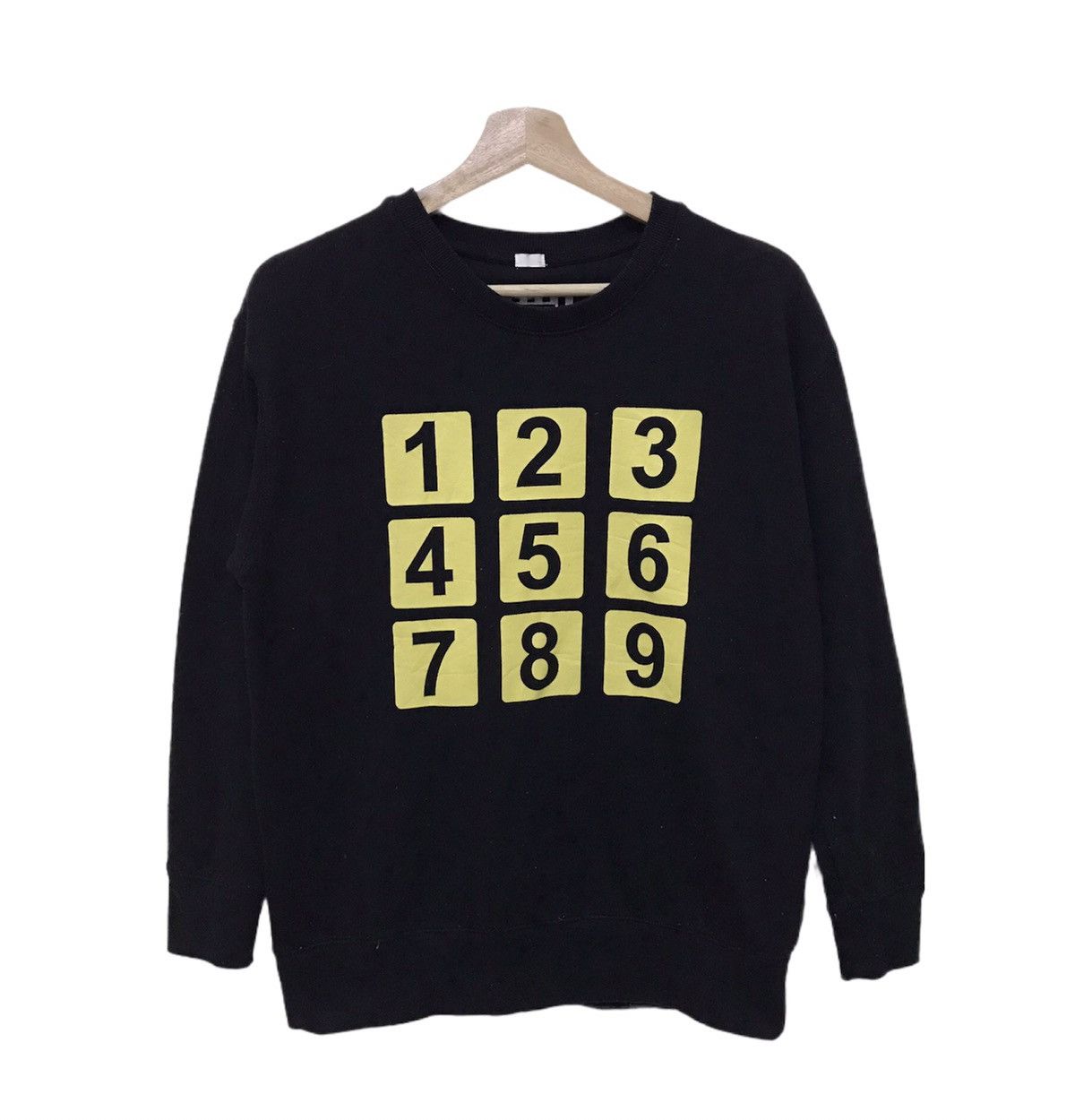 Japanese Brand Japanese Streetwear Sweatshirt Crewneck Big Number Size US L / EU 52-54 / 3 - 1 Thumbnail