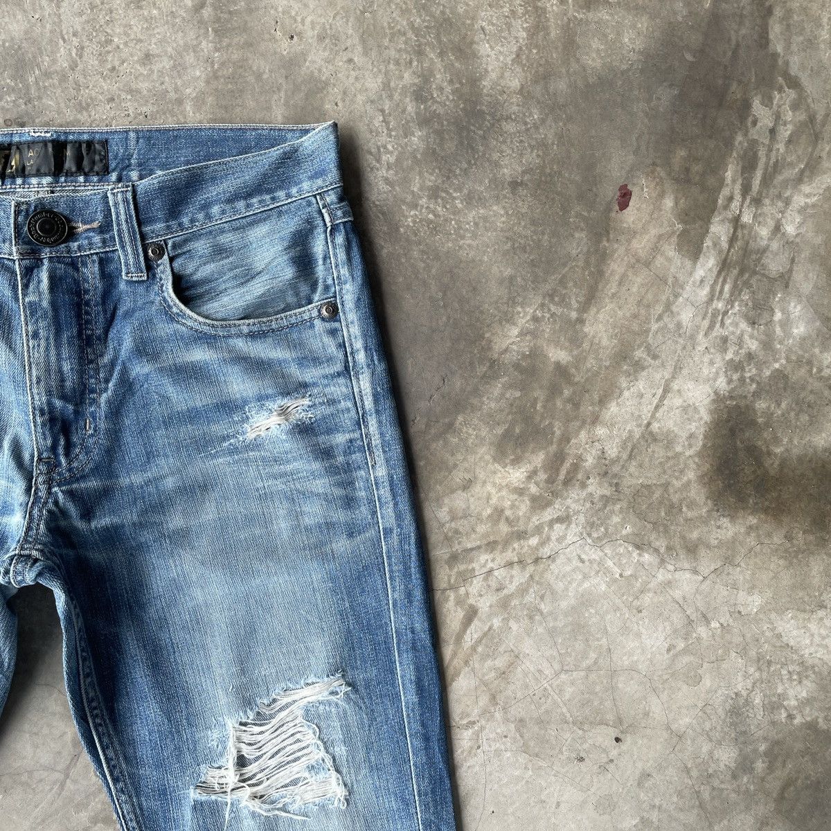 Japanese Brand × Jean Vintage Back Number Faded Distressed Denim Jeans Pants W31 Size US 31 - 5 Thumbnail