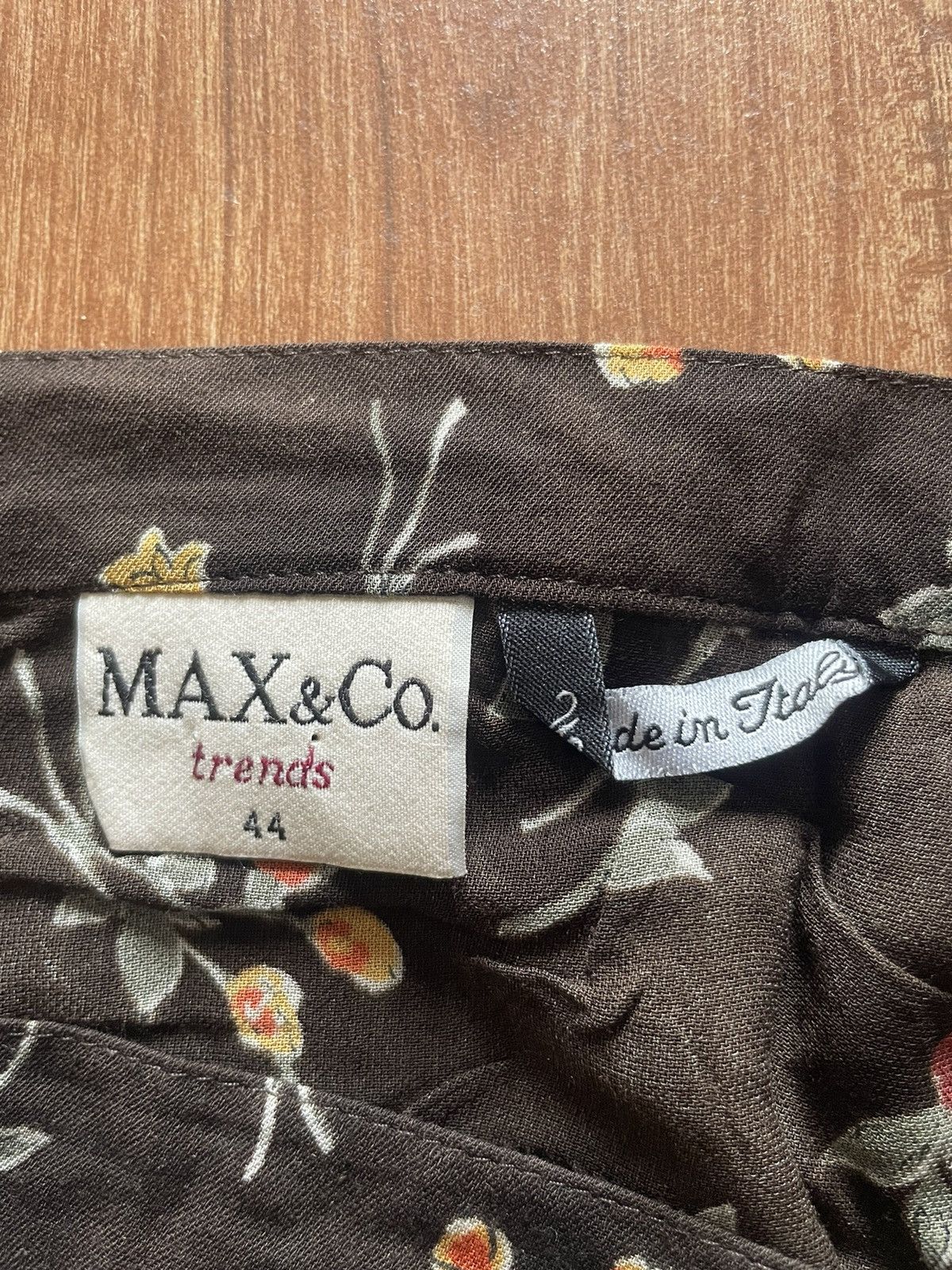 MAX&Co. Max &Co. floral midi skirt Size 32" / US 10 / IT 46 - 4 Thumbnail