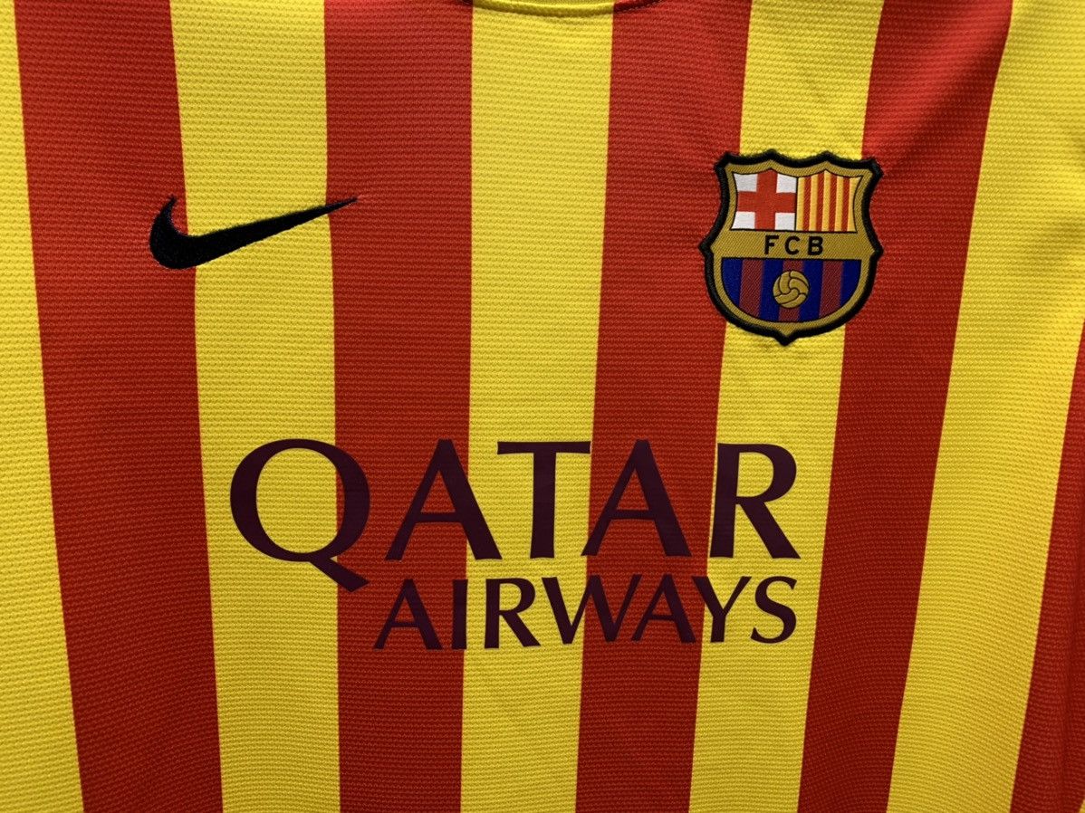 Nike Barcelona Nike soccer jersey xl patch lfp Qatar airways Size US XL / EU 56 / 4 - 4 Thumbnail