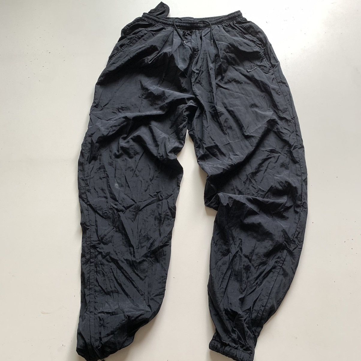 Nike × Vintage Vintage 90s Nike embroidered swoosh track pants black rare Size US 32 / EU 48 - 1 Thumbnail