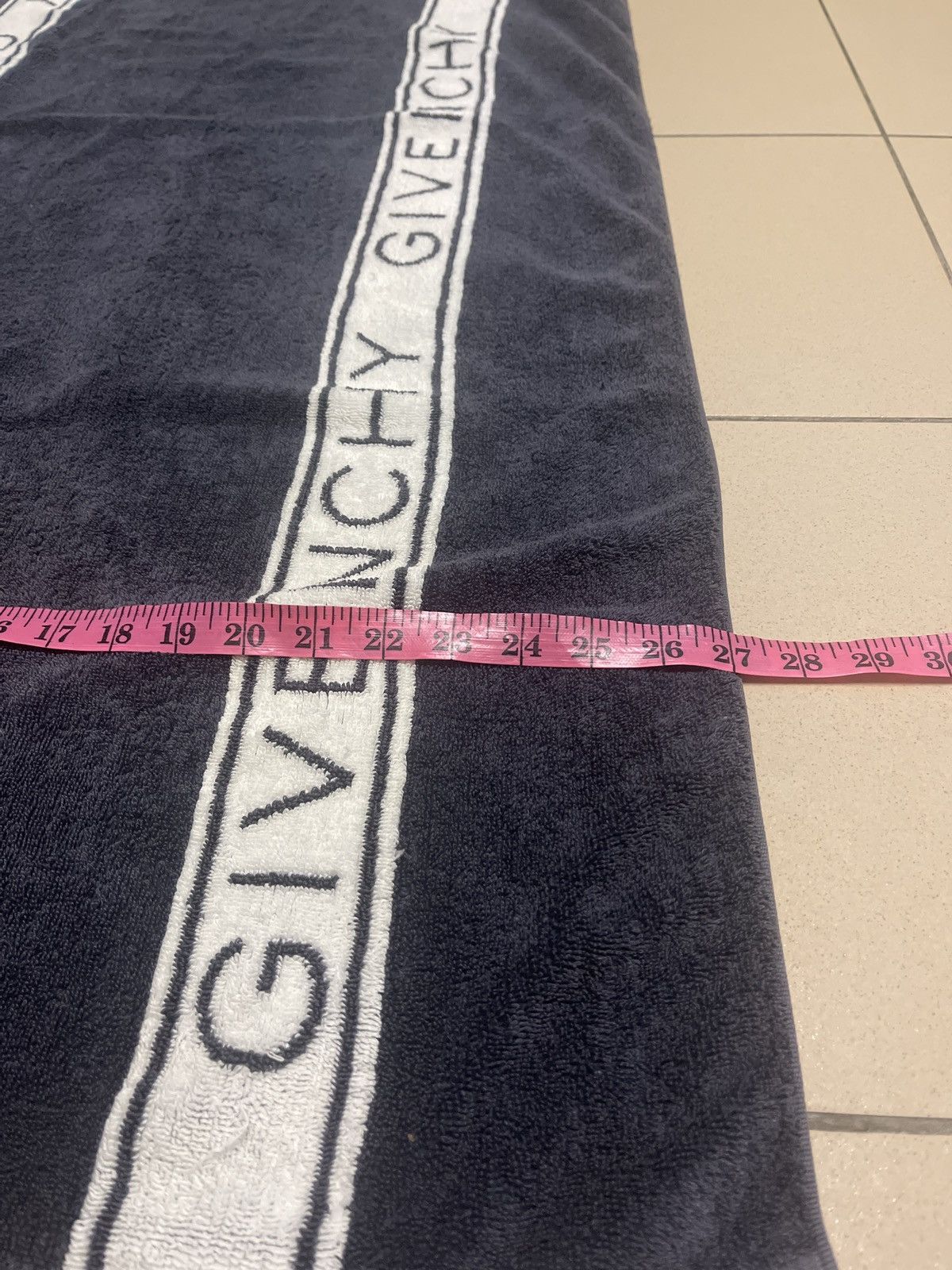 Designer × Givenchy × Vintage VINTAGE GIVENCHY TOWEL VERY RARE Size ONE SIZE - 4 Thumbnail