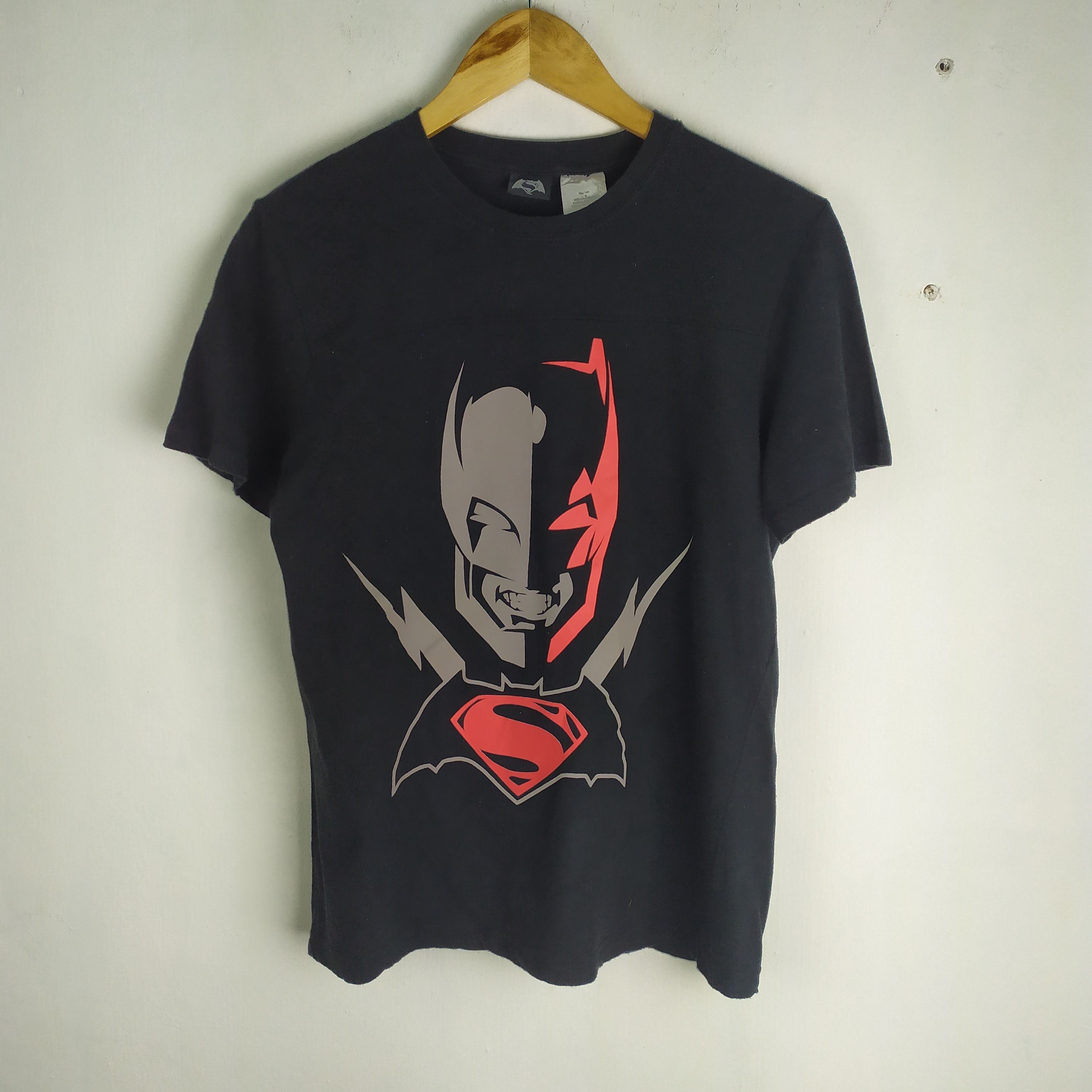 DC Comics VINTAGE BATMAN VS SUPERMAN T-SHIRT Size US M / EU 48-50 / 2 - 1 Thumbnail