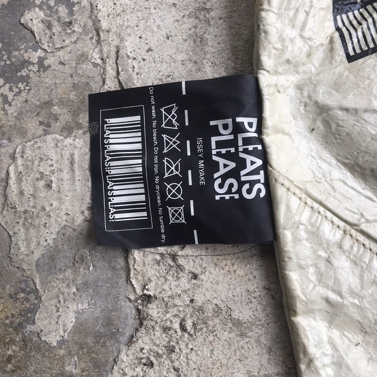 Issey Miyake × Pleats Please Issey Miyake Vintage Pleats Please Fly Aeroplane Crumpled Totebag Size ONE SIZE - 3 Thumbnail