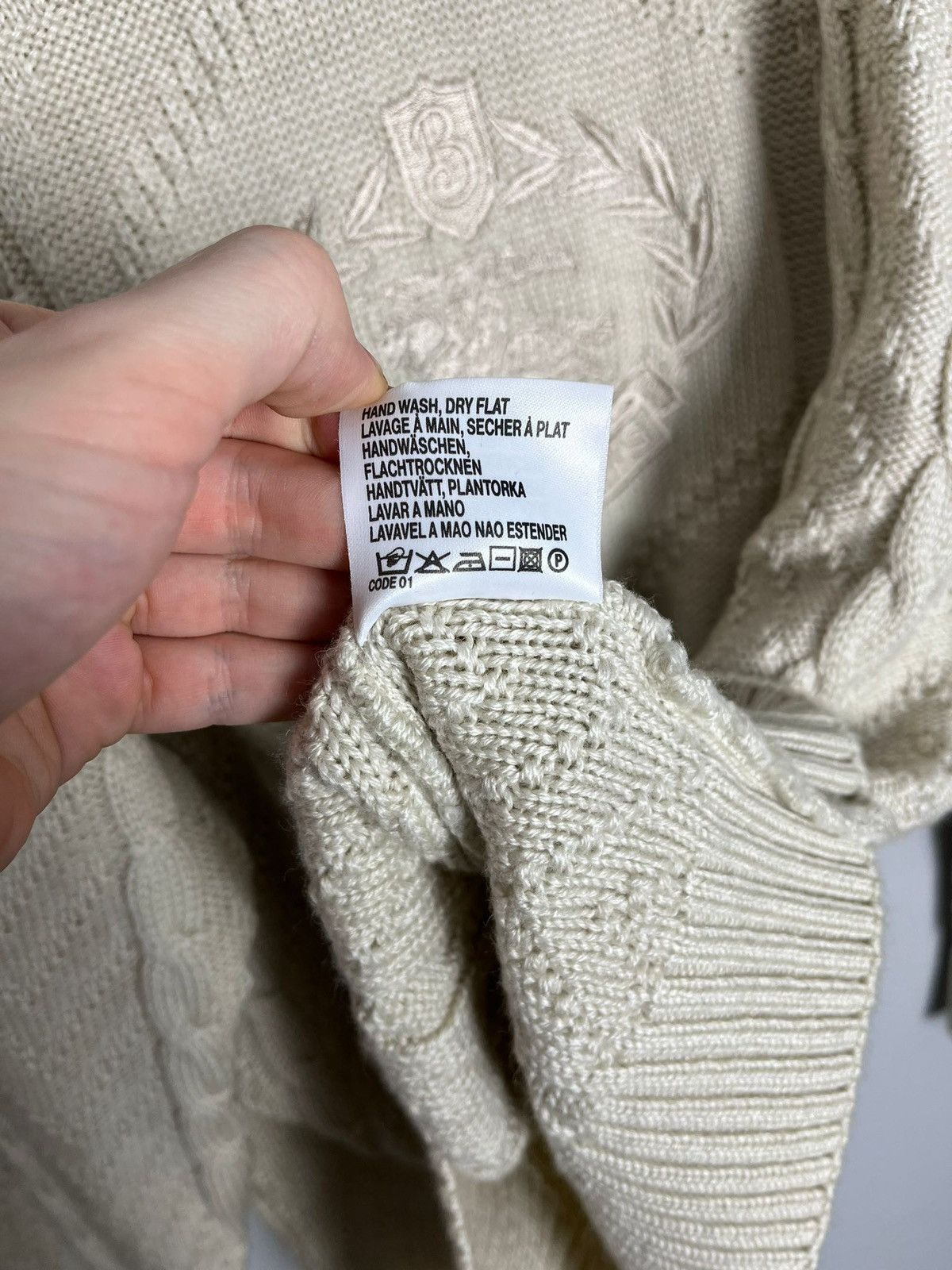 Burberrys vintage big logo sweater