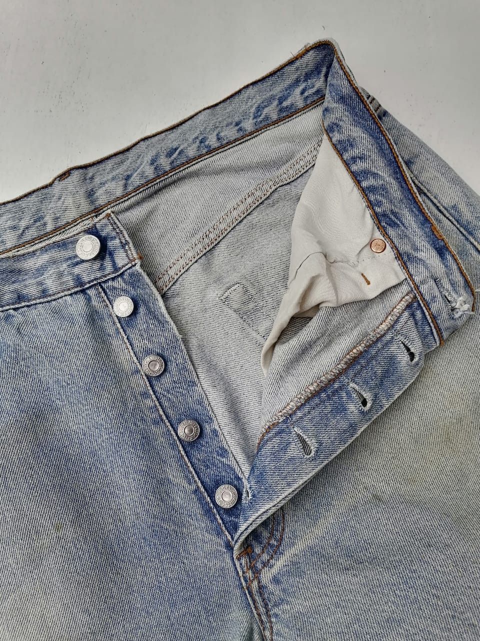 Levi's × Levi's Vintage Clothing × Vintage Levi's Strauss Fly Button Distressed Denim Jeans Size US 32 / EU 48 - 3 Thumbnail