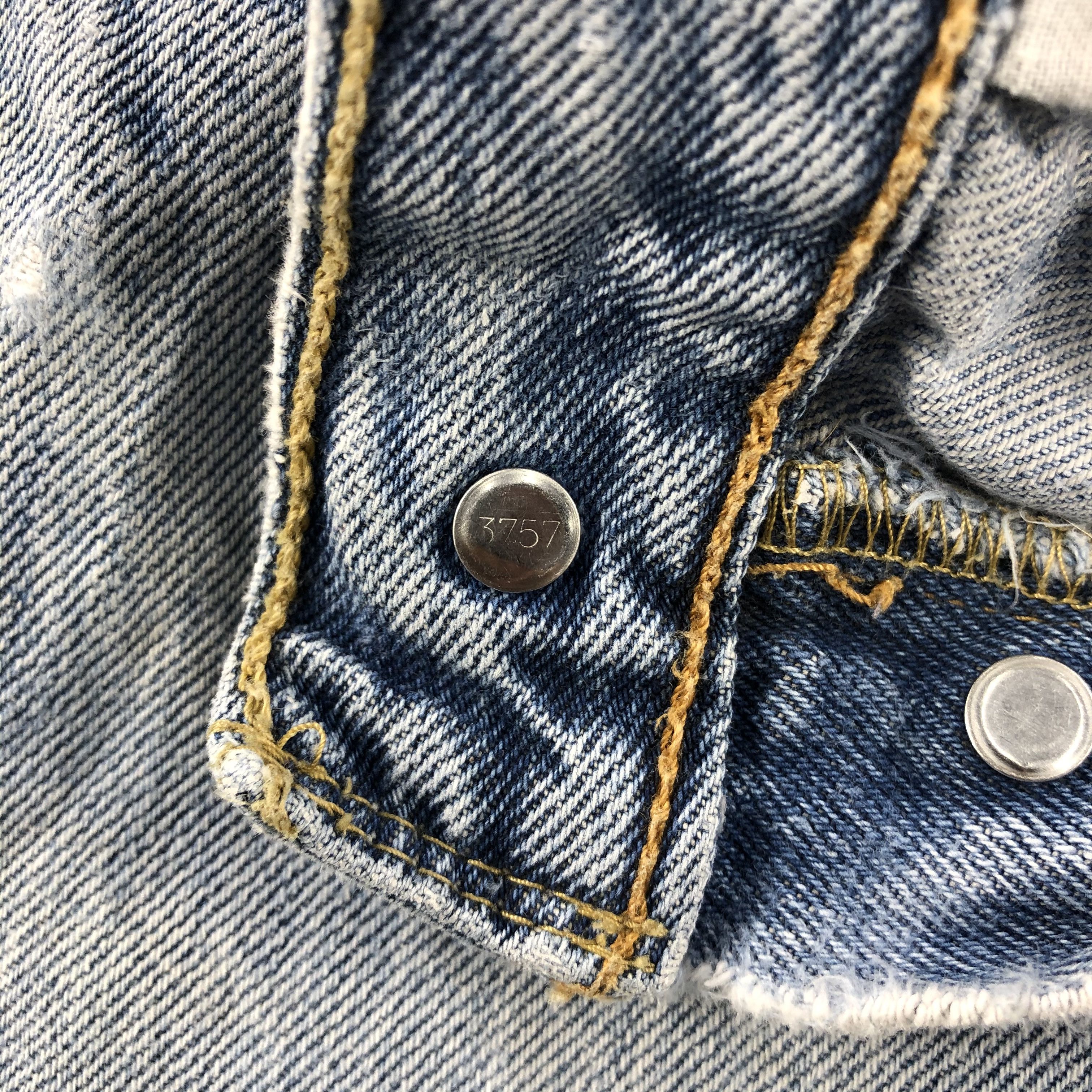 Levi's × Vintage Vintage Light Wash Levis 501 Jeans-JM1716 Size US 27 - 16 Thumbnail