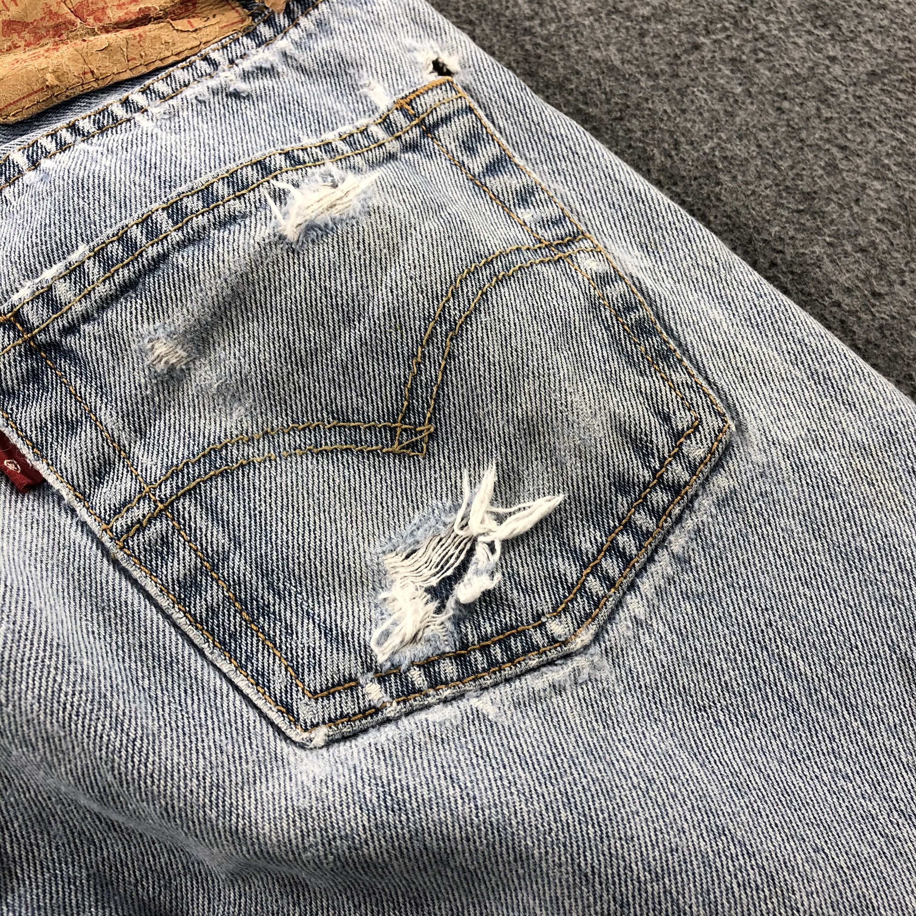 Levi's × Vintage Vintage Light Wash Levis 501 Jeans-JM1716 Size US 27 - 9 Thumbnail