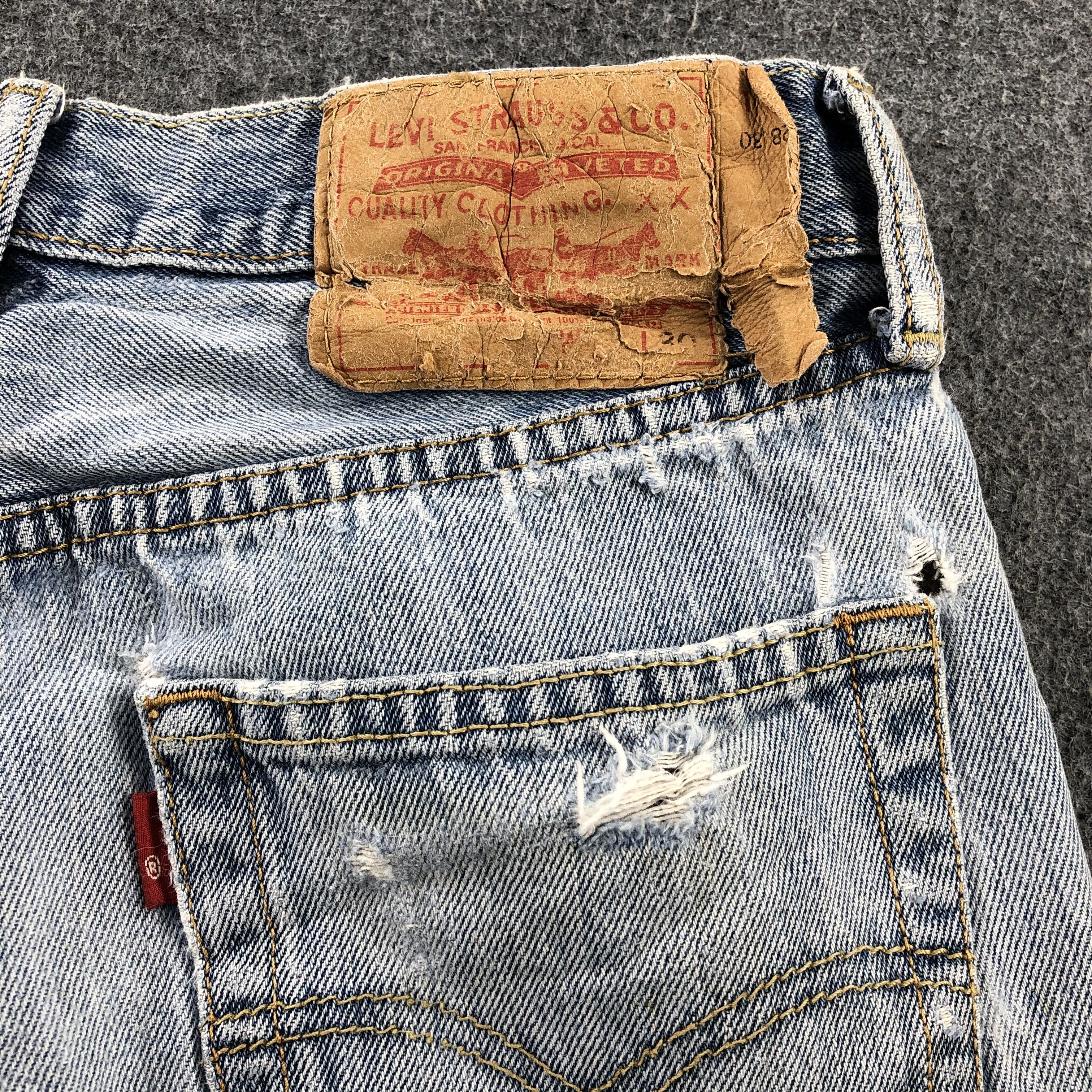 Levi's × Vintage Vintage Light Wash Levis 501 Jeans-JM1716 Size US 27 - 8 Thumbnail