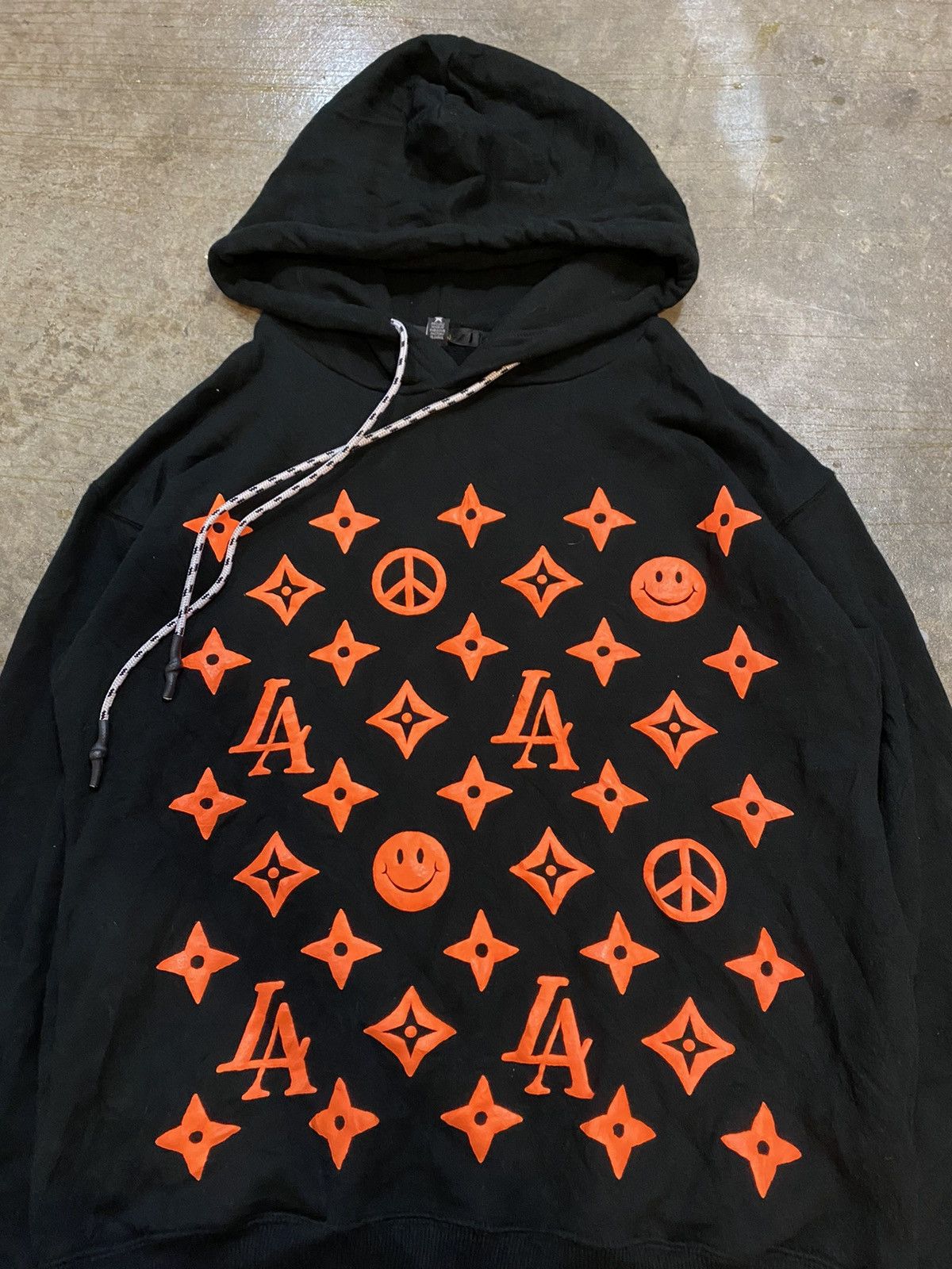 PHENOMENON Stud muffin Japan smile Anarchy monogram logo Size US M / EU 48-50 / 2 - 3 Thumbnail