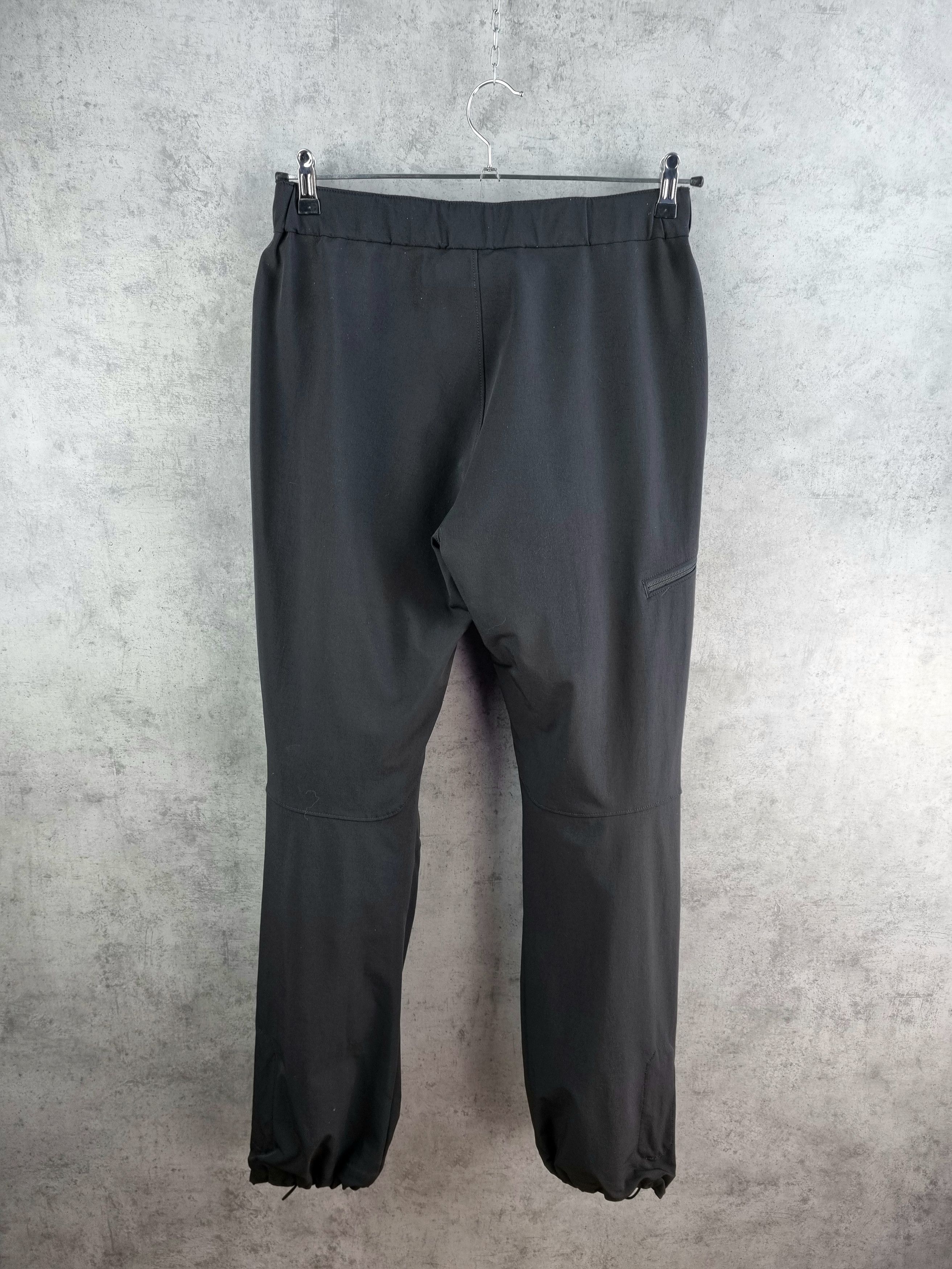 The North Face × Vintage 90s The North Face Nylon Multi Pocket Tracking pants Size US 32 / EU 48 - 2 Thumbnail
