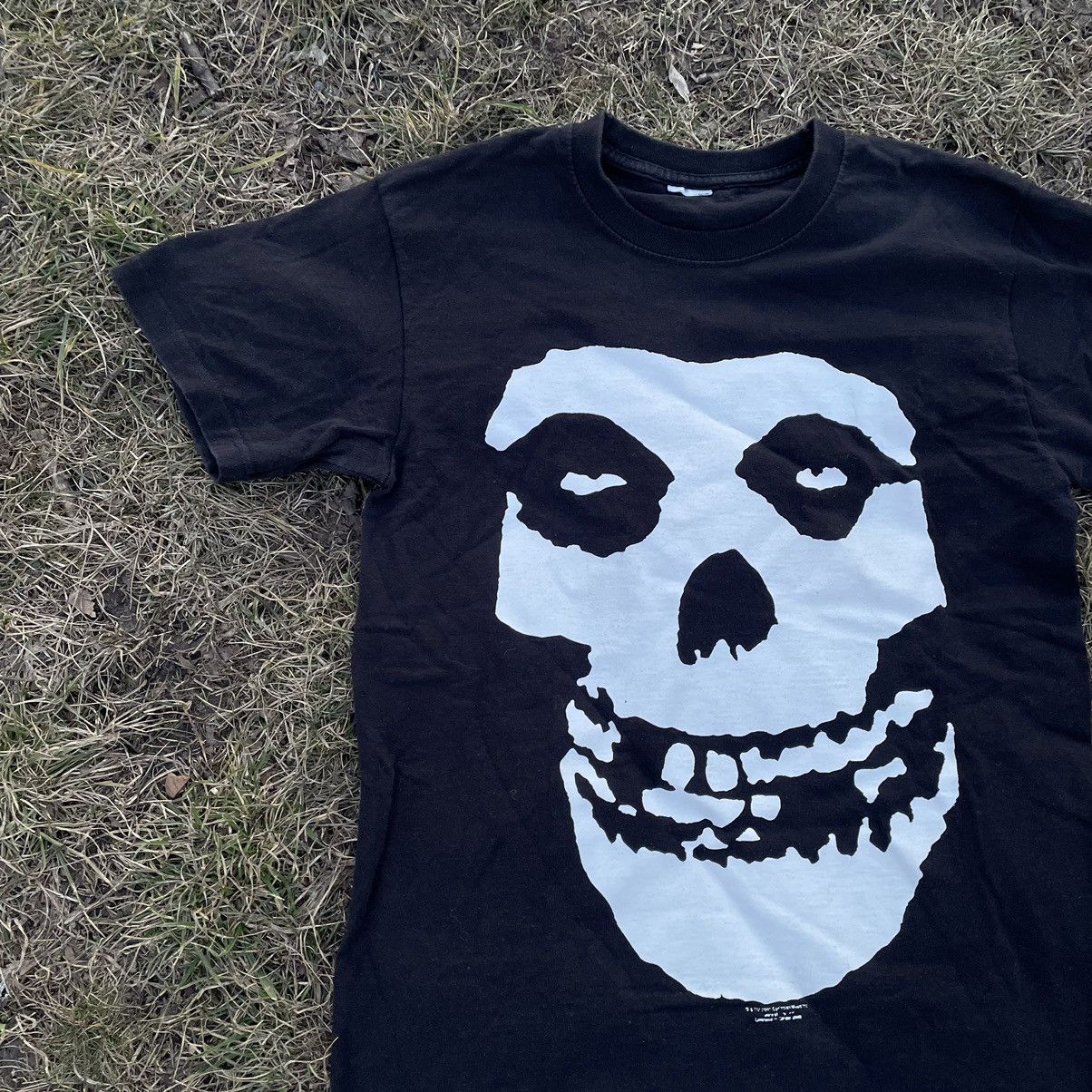 Vintage Vintage 2000s Misfits Skull Graphic Tee Punk Goth Black M Size US M / EU 48-50 / 2 - 4 Thumbnail