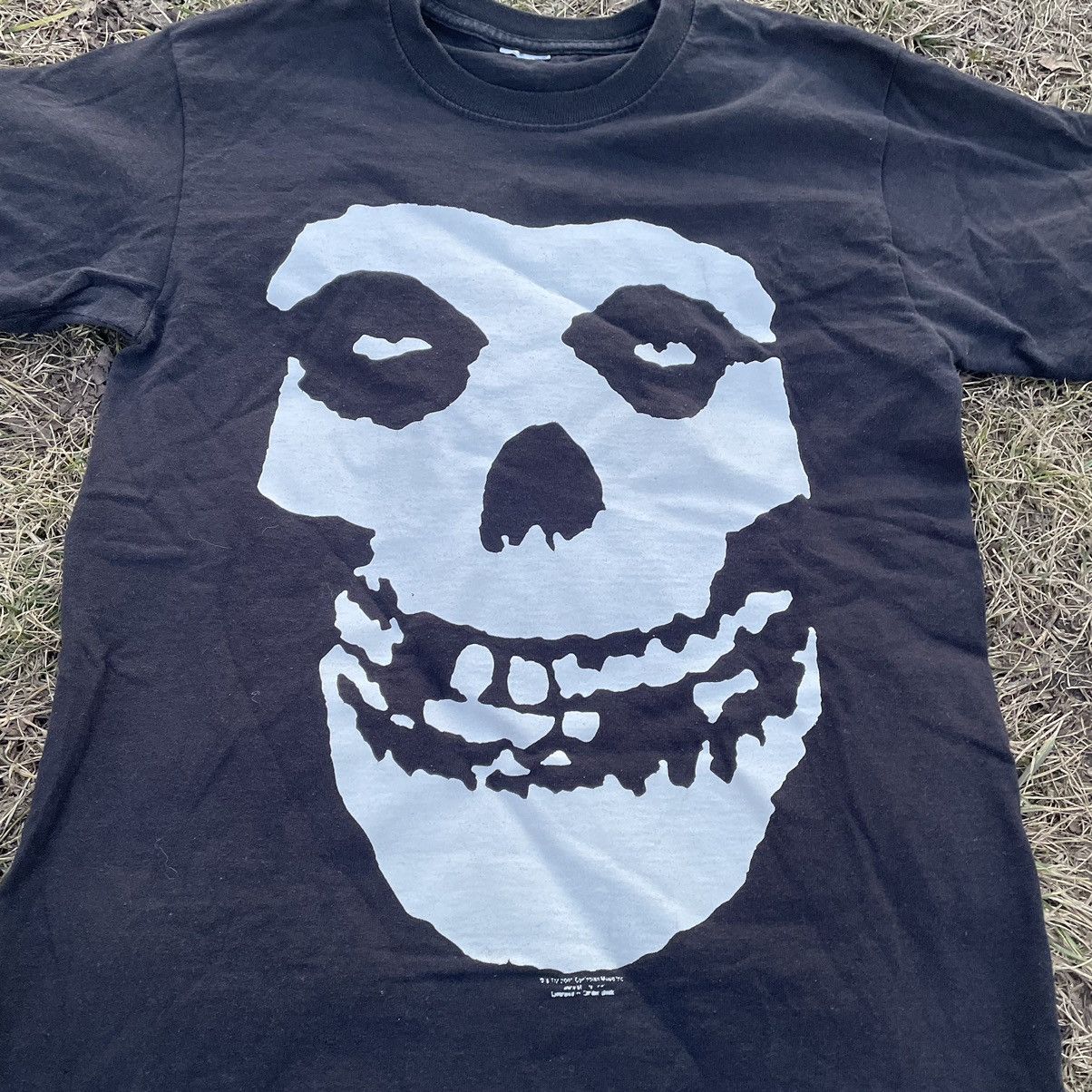 Vintage Vintage 2000s Misfits Skull Graphic Tee Punk Goth Black M Size US M / EU 48-50 / 2 - 5 Thumbnail