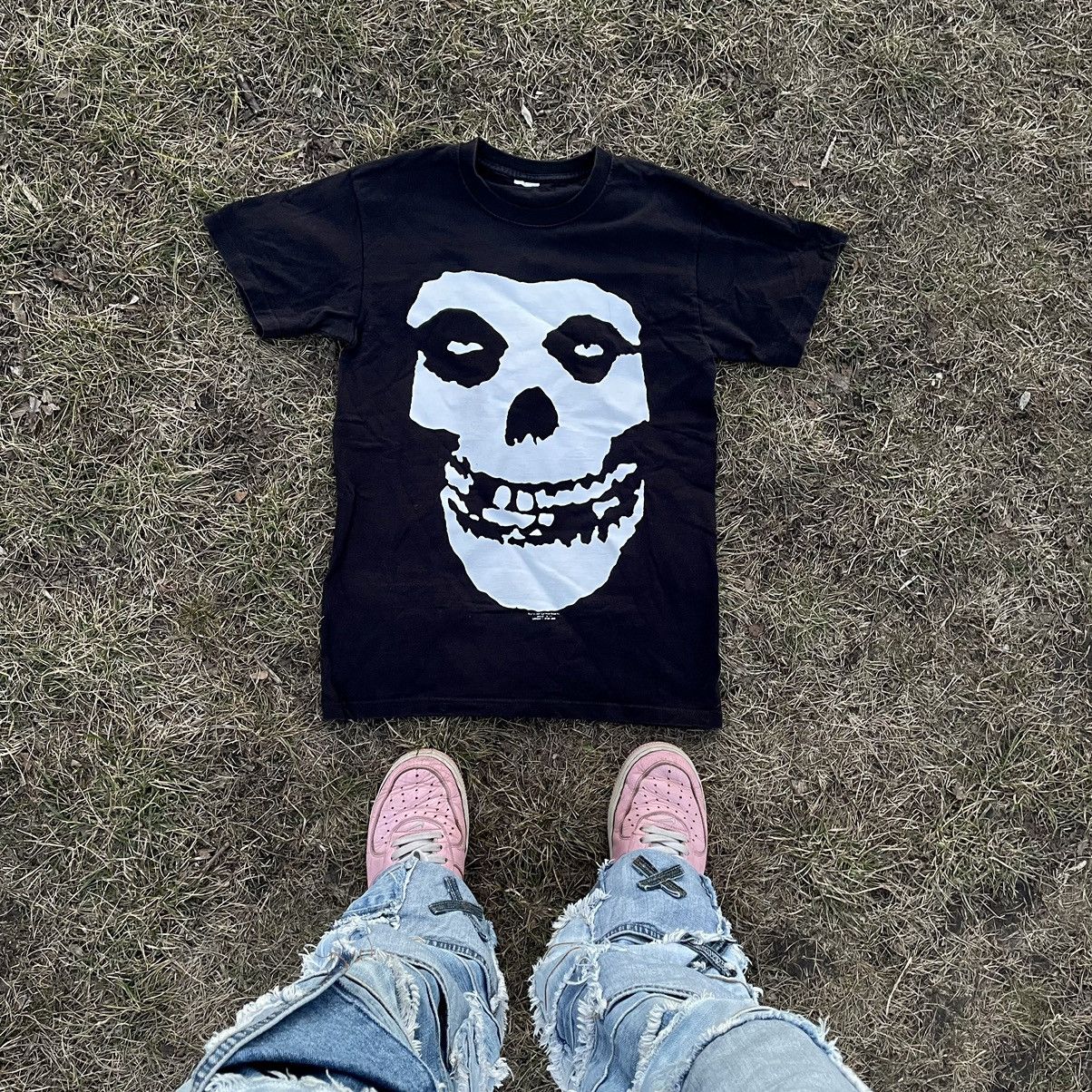 Vintage Vintage 2000s Misfits Skull Graphic Tee Punk Goth Black M Size US M / EU 48-50 / 2 - 1 Thumbnail