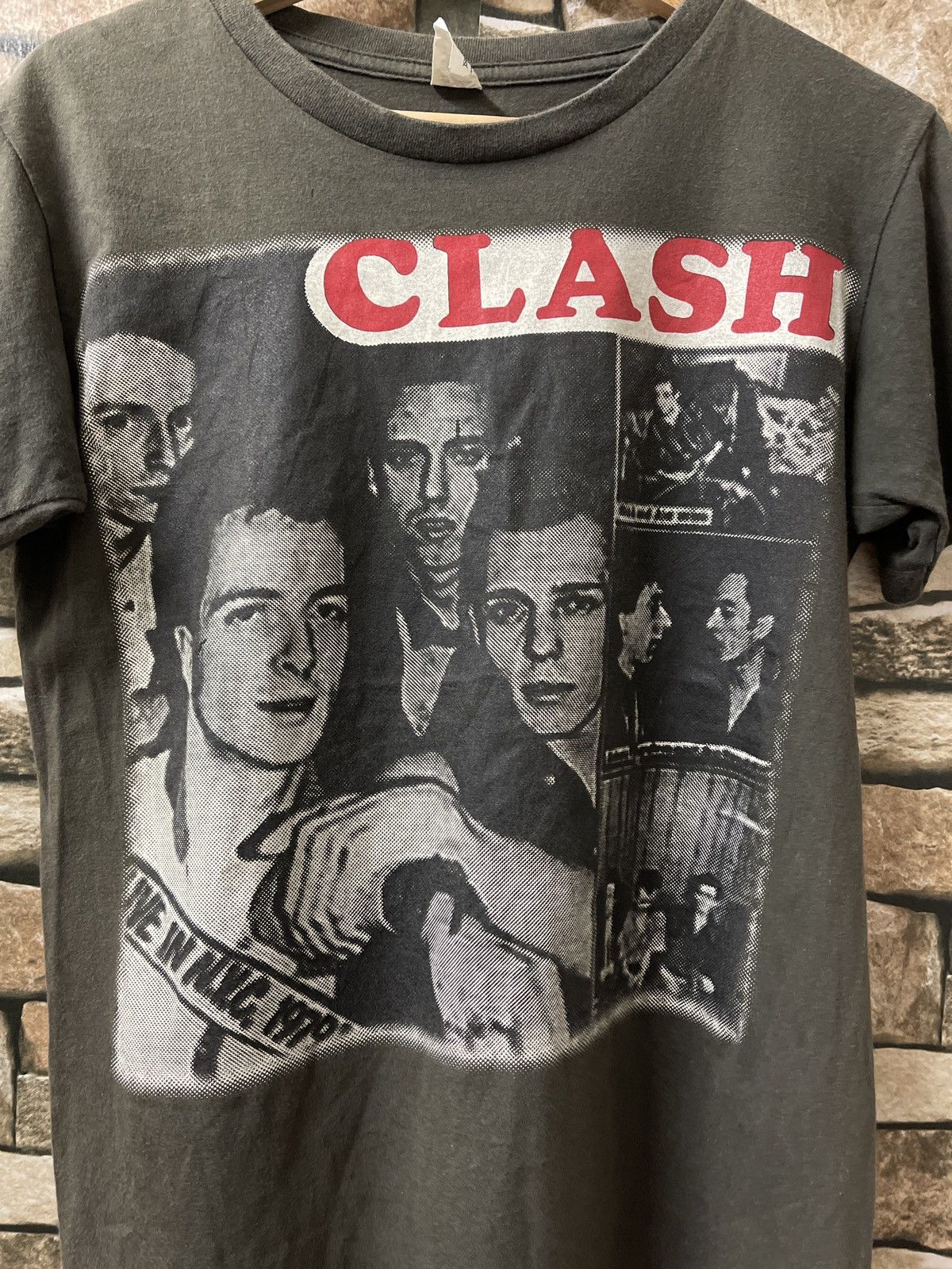 Band Tees VINTAGE BAND TEES CLASH LIVE N.Y.C PHOTO TEE VERY RARE Size US M / EU 48-50 / 2 - 2 Thumbnail