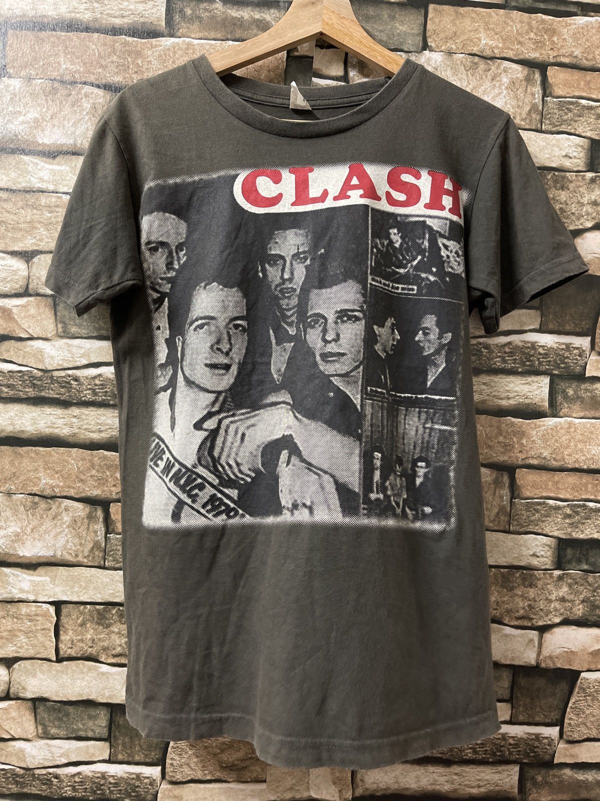 Band Tees VINTAGE BAND TEES CLASH LIVE N.Y.C PHOTO TEE VERY RARE Size US M / EU 48-50 / 2 - 1 Thumbnail