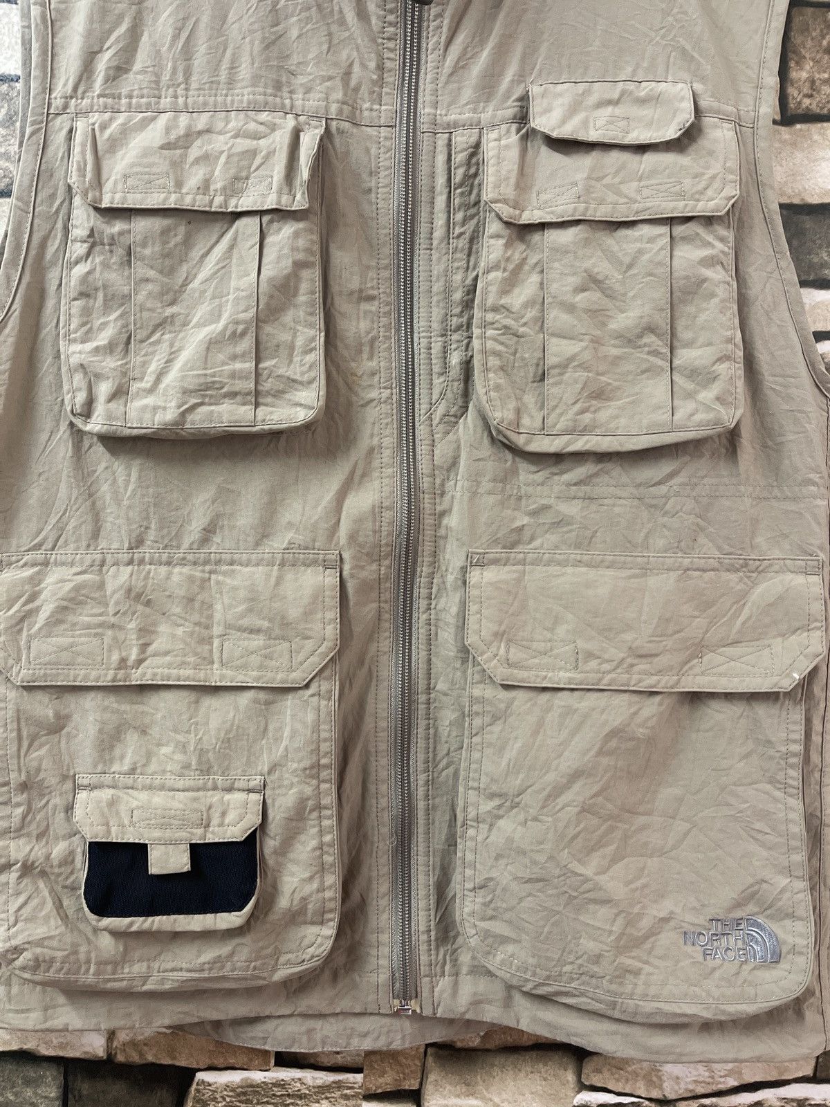 The North Face THE NORTH FACE TOP TANK SLEEVELESS ZIPPER JACKET VERY RARE Size US L / EU 52-54 / 3 - 3 Thumbnail