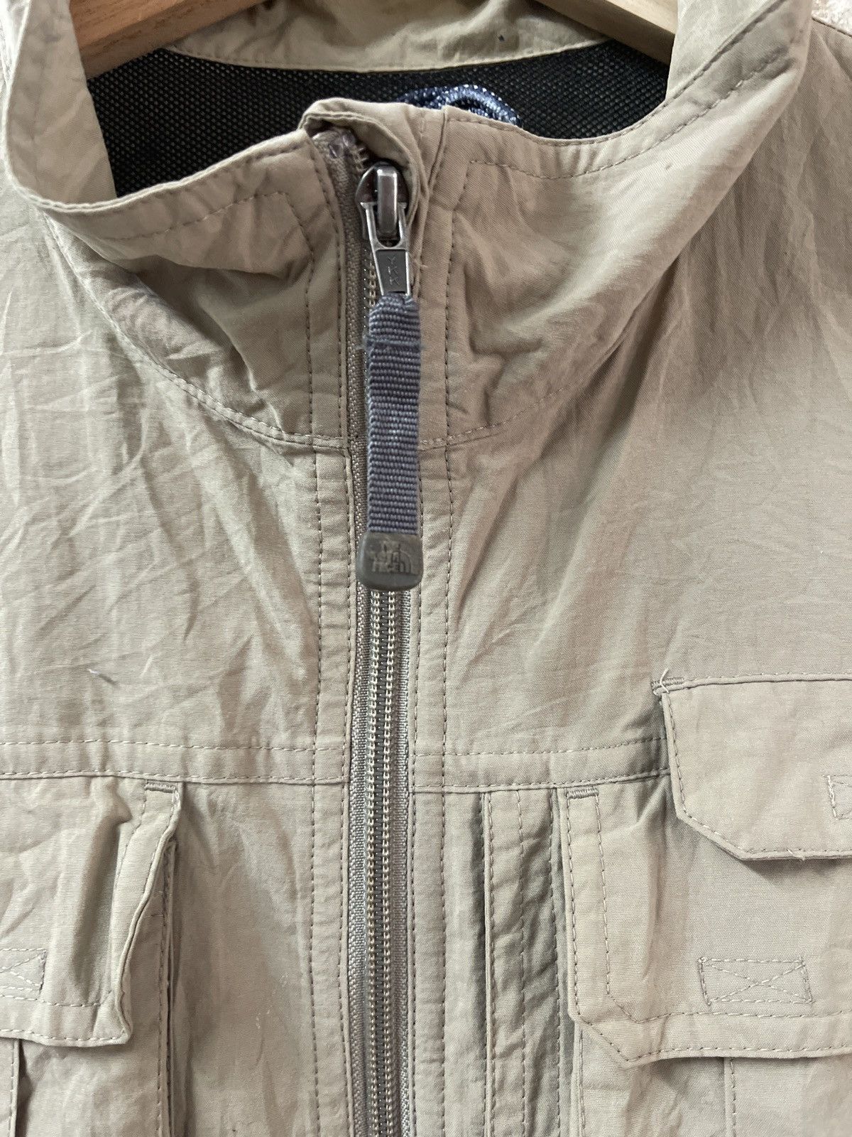 The North Face THE NORTH FACE TOP TANK SLEEVELESS ZIPPER JACKET VERY RARE Size US L / EU 52-54 / 3 - 2 Thumbnail