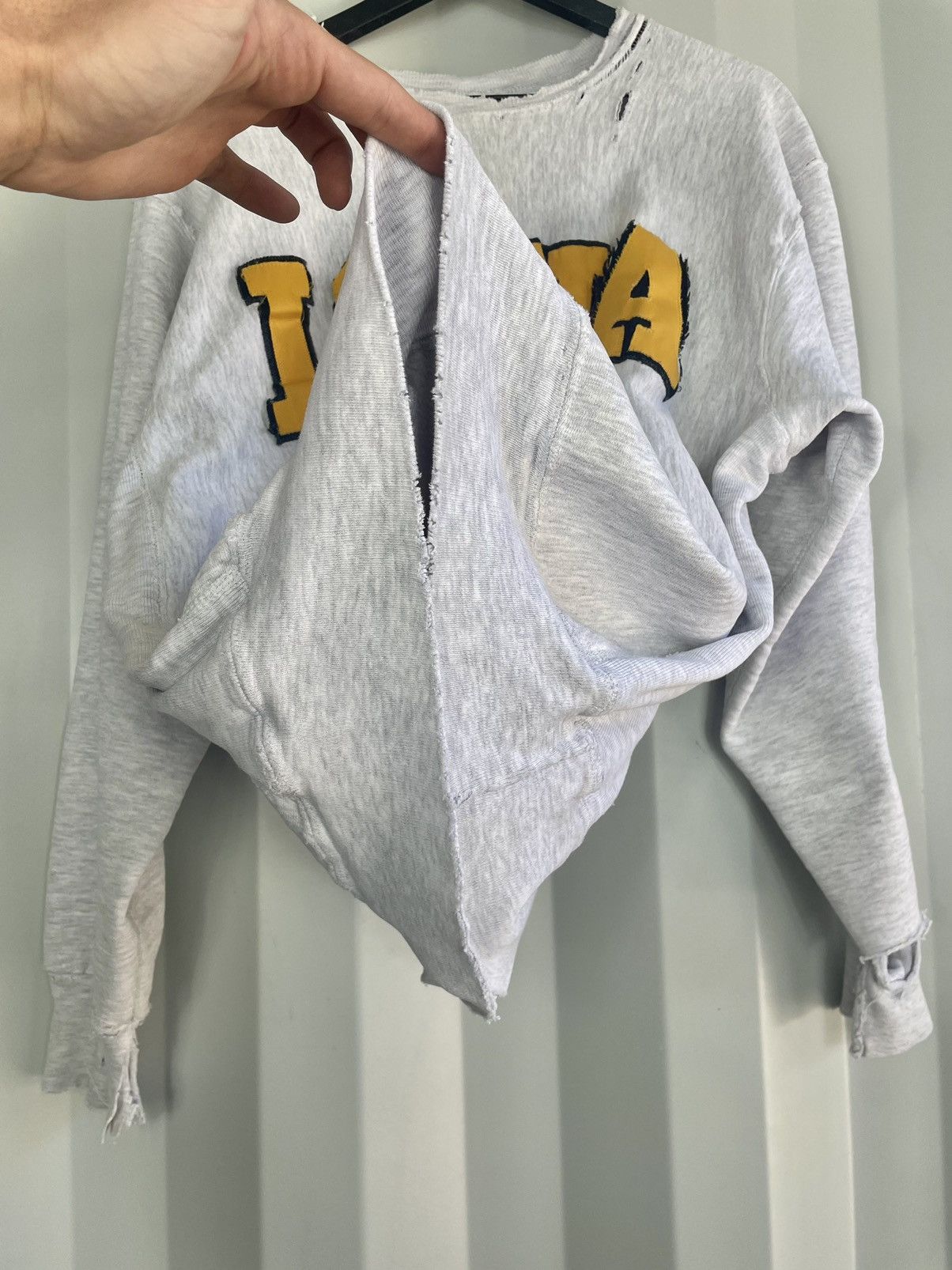 Vintage Thrashed Destroyed Iowa Sweatshirt Size US XL / EU 56 / 4 - 6 Thumbnail