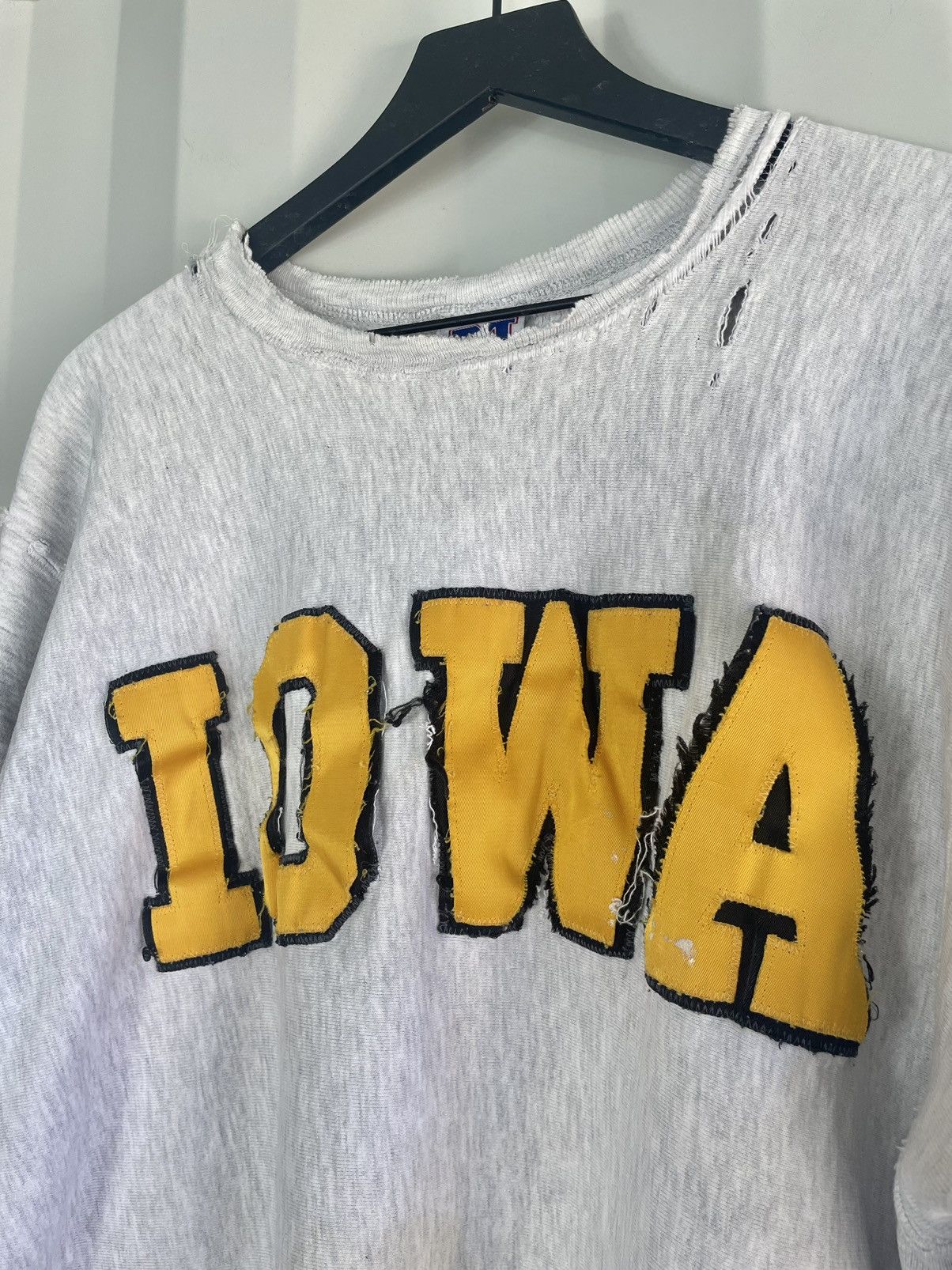 Vintage Thrashed Destroyed Iowa Sweatshirt Size US XL / EU 56 / 4 - 4 Thumbnail