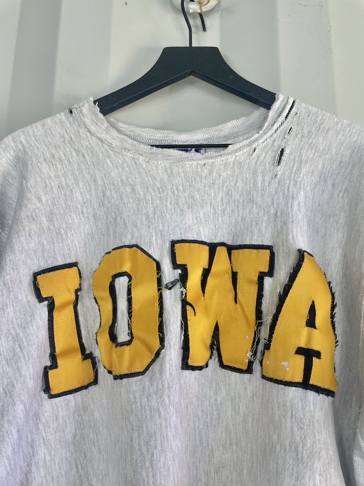 Vintage Thrashed Destroyed Iowa Sweatshirt Size US XL / EU 56 / 4 - 5 Thumbnail