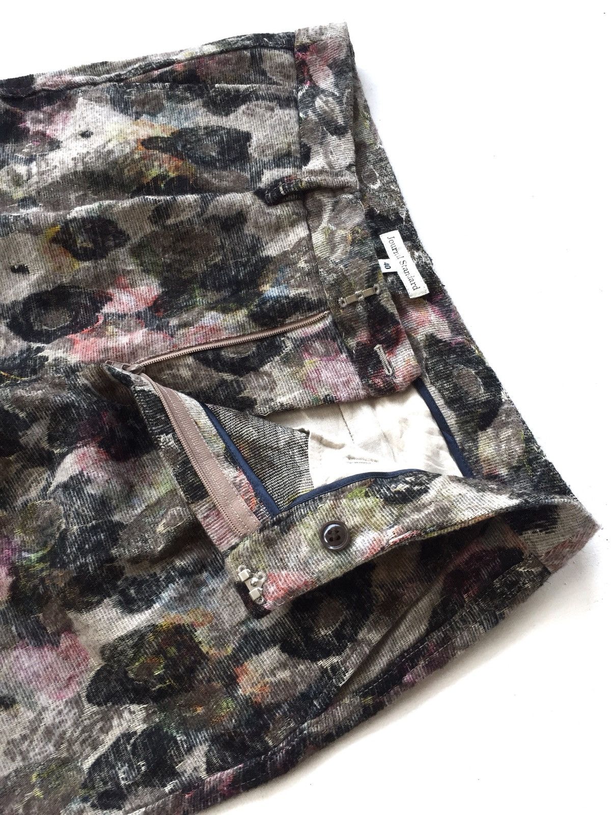 Journal Standard Journal Standard 🇯🇵 Pop Art Jacquard Cropped 🎈Pant Size US 30 / EU 46 - 4 Thumbnail