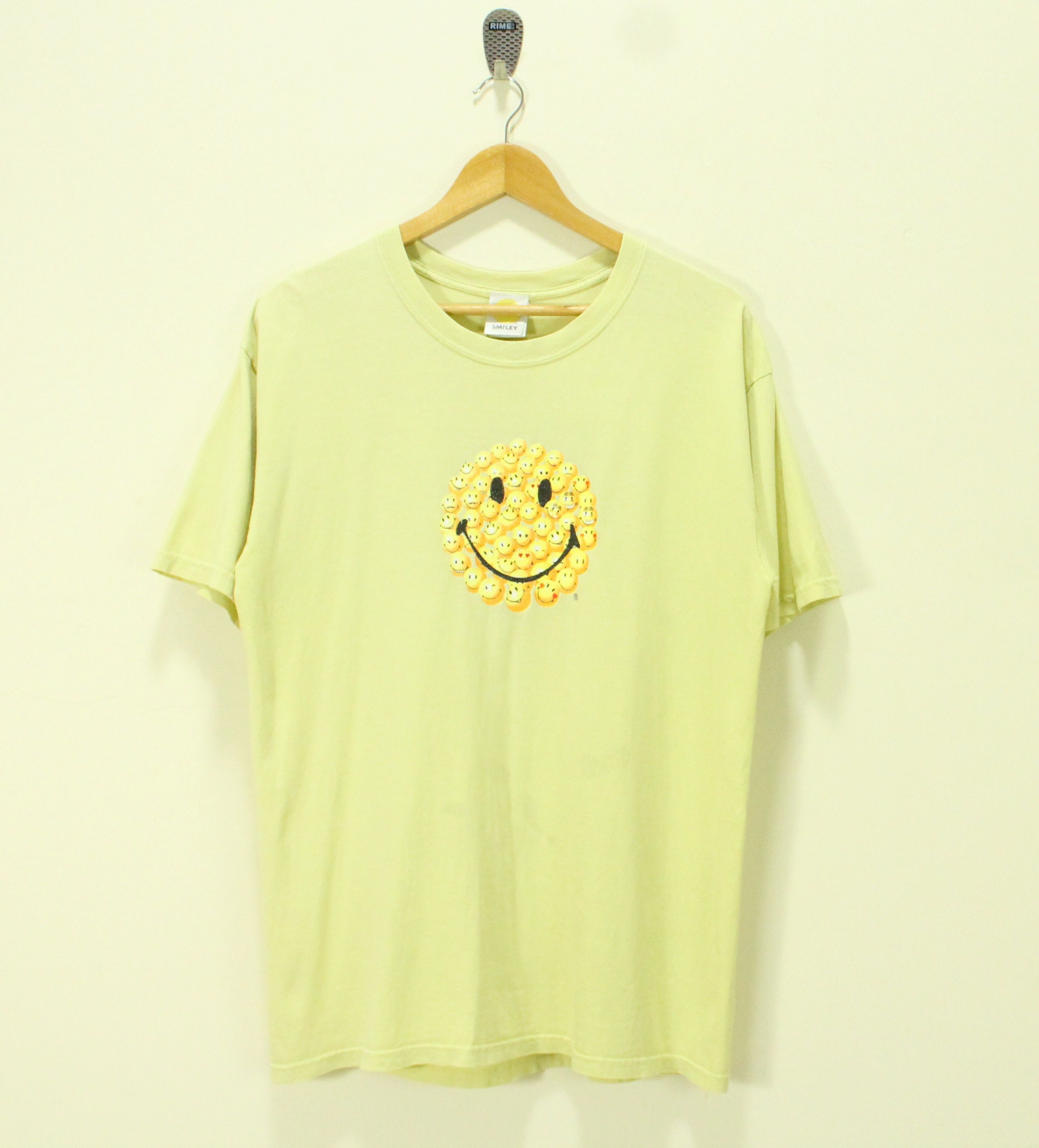 Vintage Vintage SMILEY T Shirt Peace And Love NO WAR Size US L / EU 52-54 / 3 - 1 Thumbnail