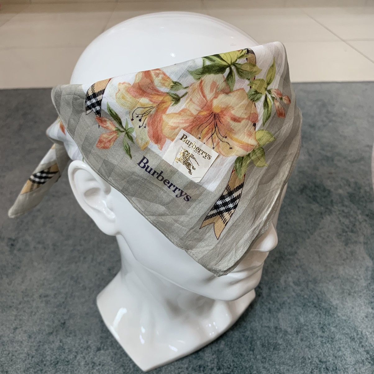 image of Burberrys Handkerchief Neckerchief Bandana in Floral, Men's