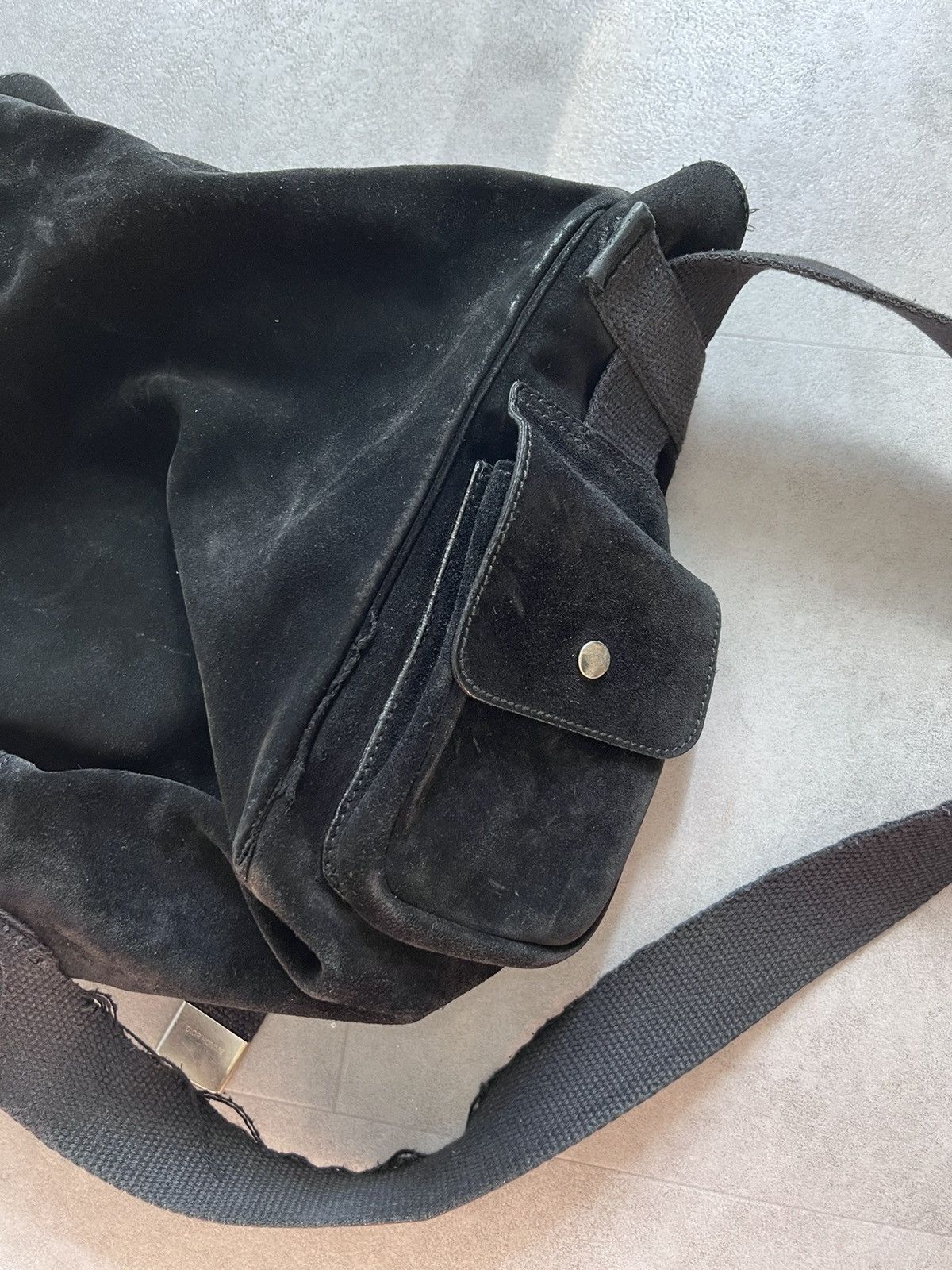 Dior × Hedi Slimane AW04 VOTC Suede Bag Size ONE SIZE - 6 Thumbnail