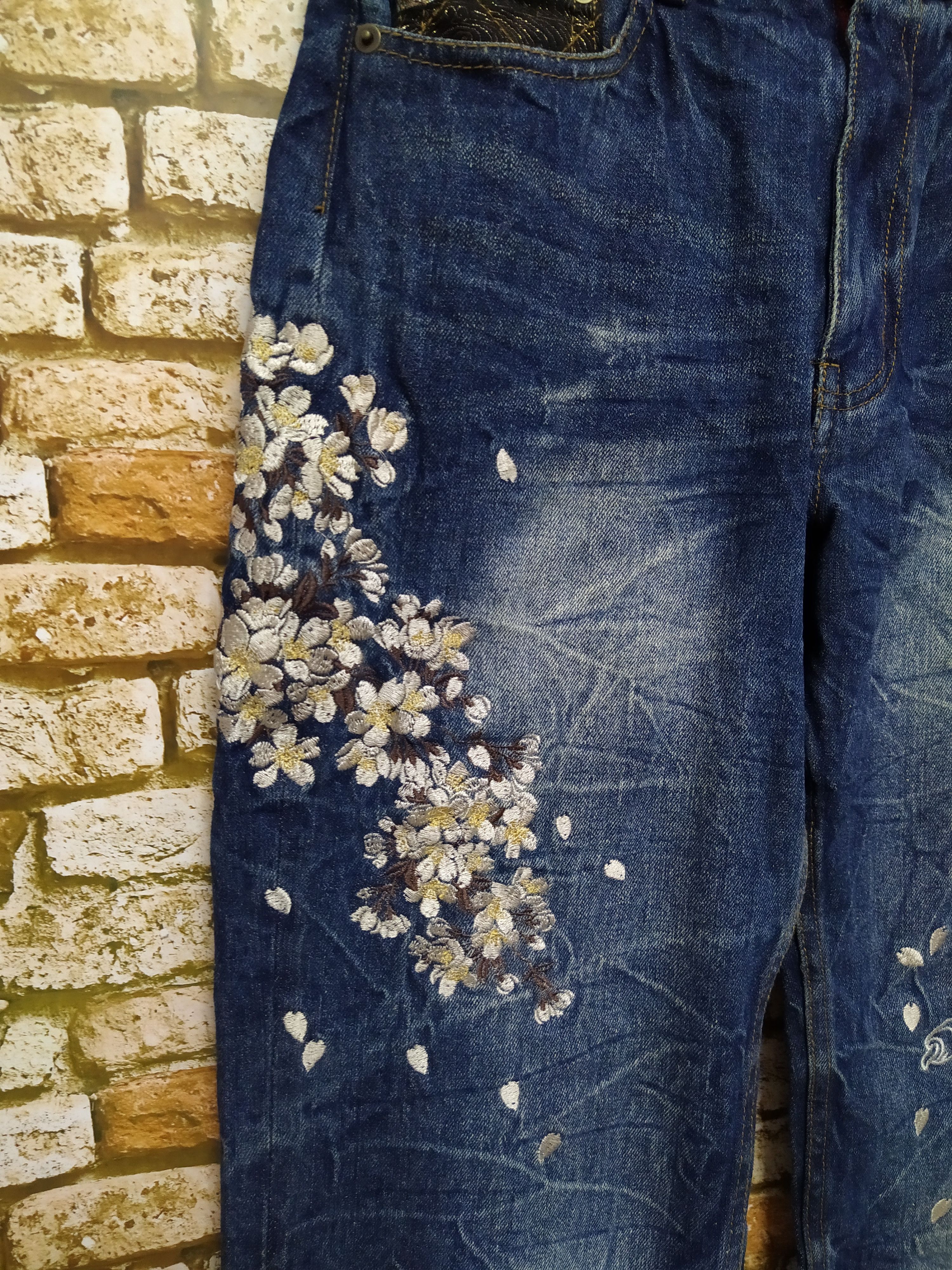 Japanese Brand BUKKIRABOU JAPAN DENIM ART SUKAJAN EMBROIDERED (B516) w29 Size US 29 - 4 Thumbnail