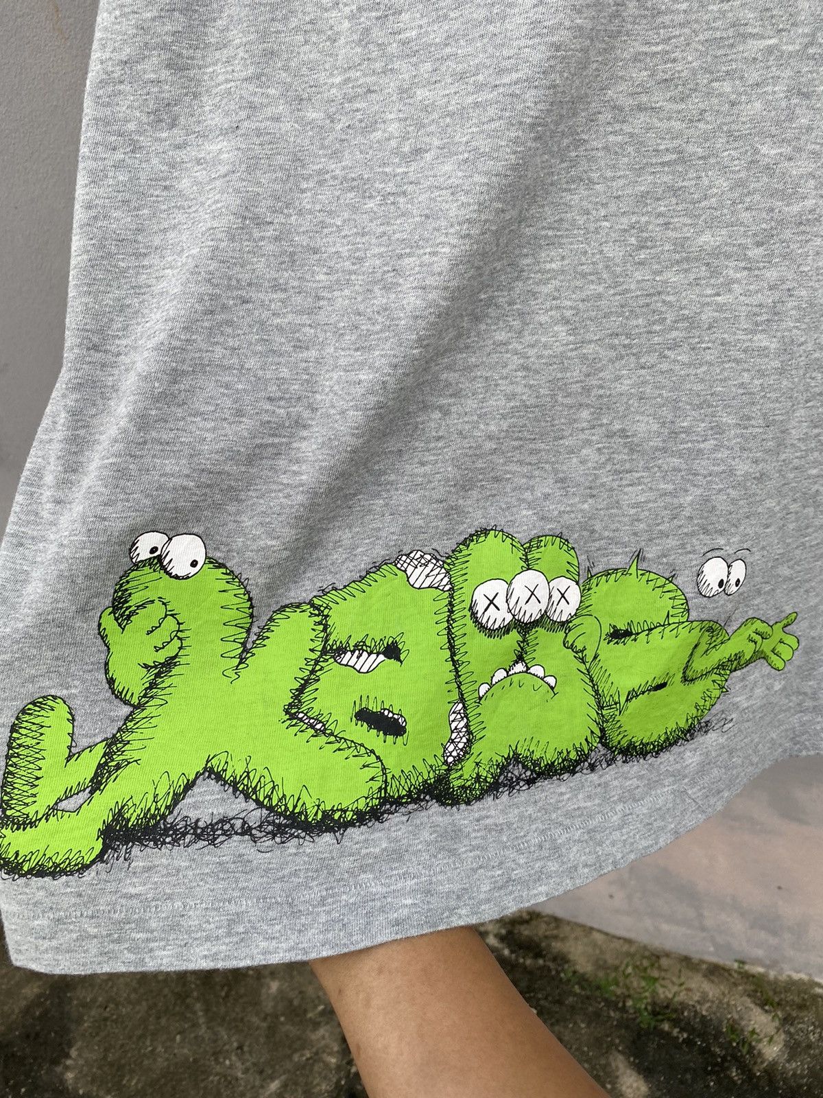 Japanese Brand SS2016 UT collection x kaws nice graphics tee Size US L / EU 52-54 / 3 - 3 Thumbnail