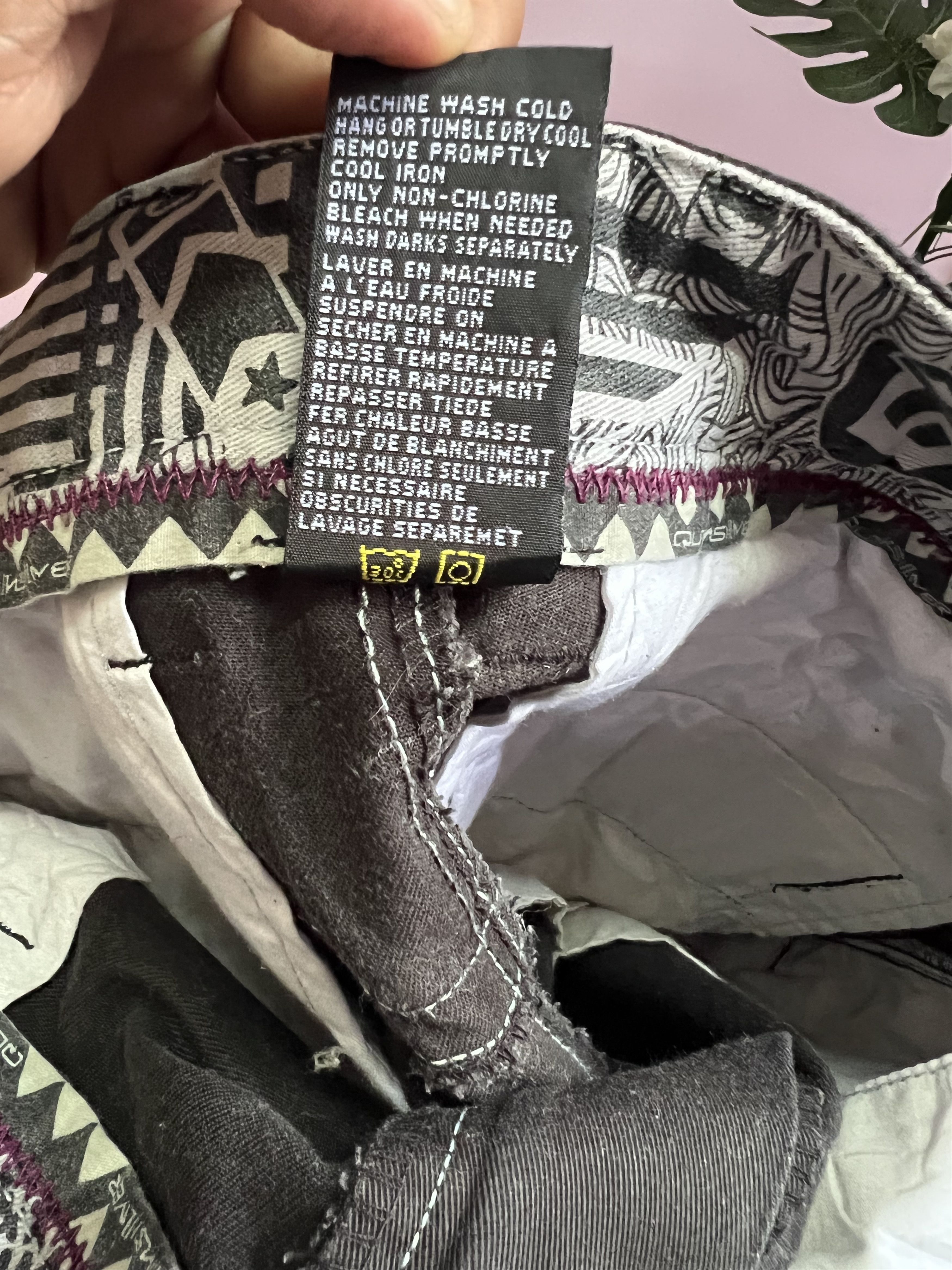 Quiksilver 🔥Sun Faded Black Quiksilver Short Pants Size US 34 / EU 50 - 16 Thumbnail