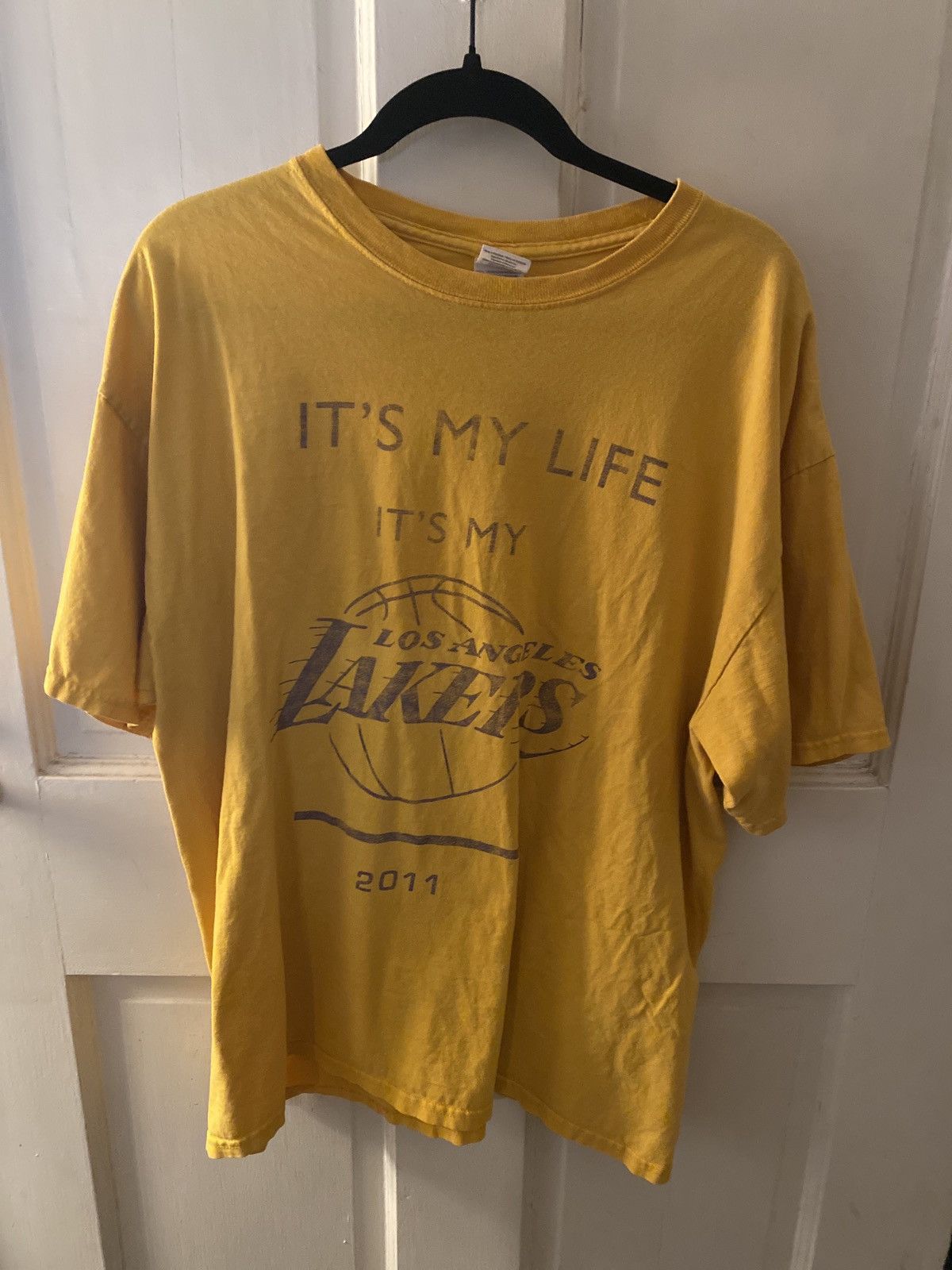 NBA Vintage Lakers T-Shirt Size XL Size US XL / EU 56 / 4 - 1 Thumbnail