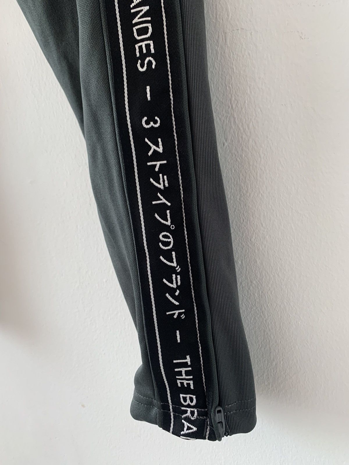 Adidas Adidas Grey Sweatpants Size US 29 - 4 Thumbnail