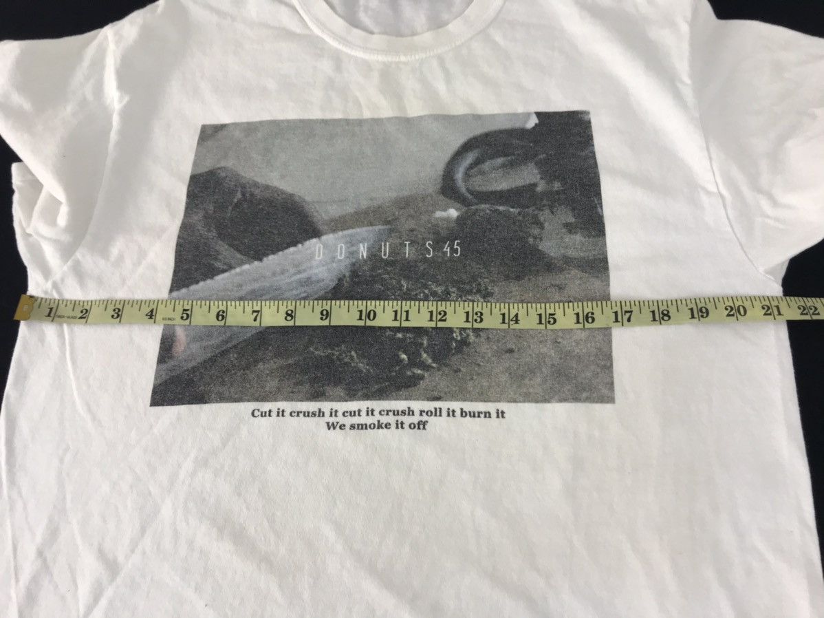 Japanese Brand Vintage Donuts S 45 Marijuana Cut Logo T-shirt Tee Printed Size US L / EU 52-54 / 3 - 10 Thumbnail