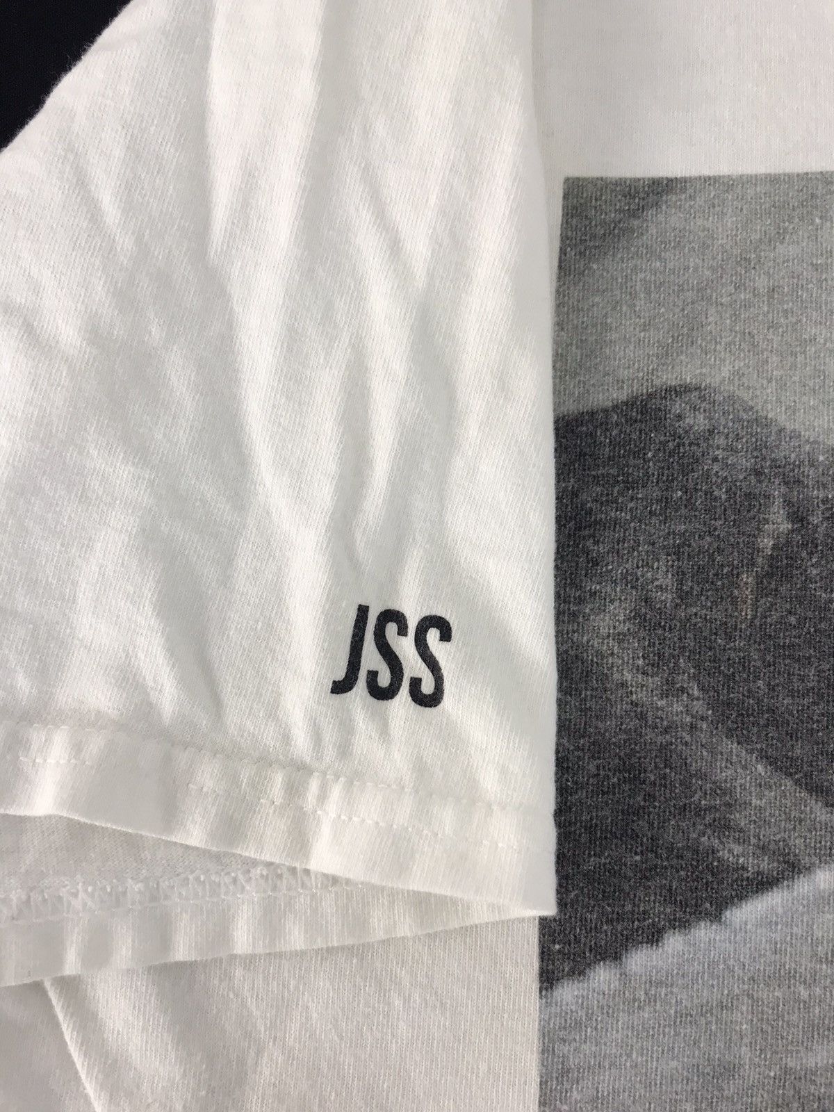 Japanese Brand Vintage Donuts S 45 Marijuana Cut Logo T-shirt Tee Printed Size US L / EU 52-54 / 3 - 5 Thumbnail