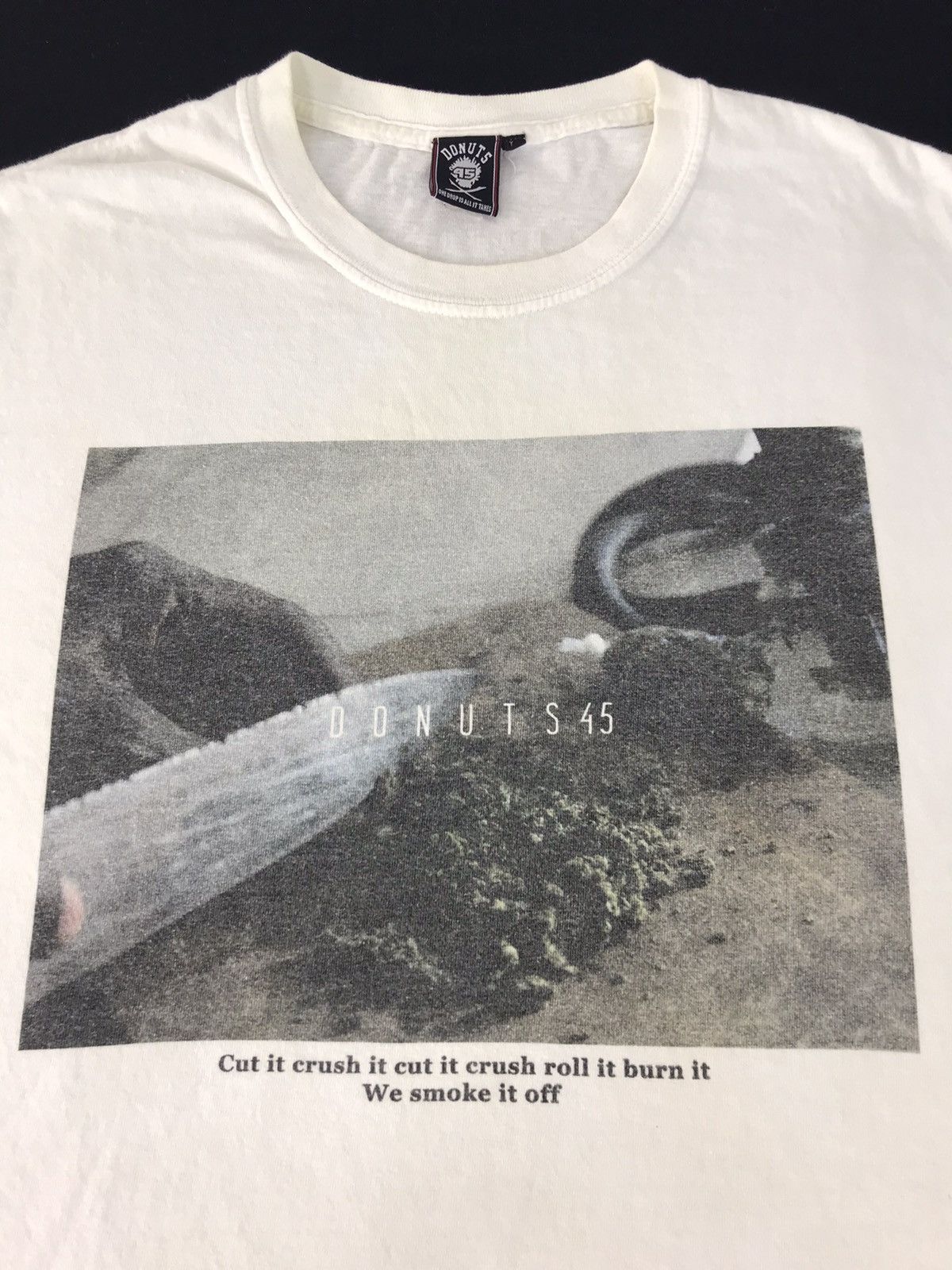 Japanese Brand Vintage Donuts S 45 Marijuana Cut Logo T-shirt Tee Printed Size US L / EU 52-54 / 3 - 4 Thumbnail